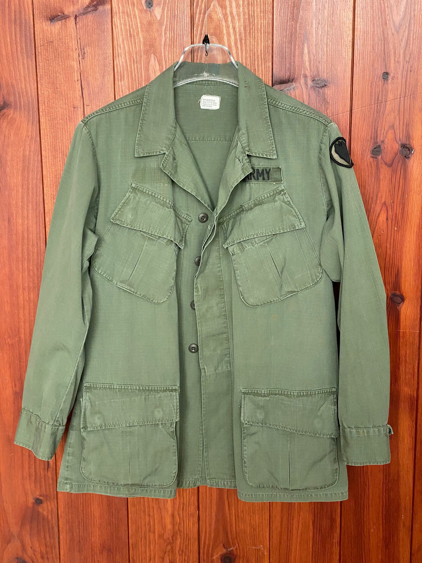 Med Reg. Authentic 1969 US Army Vintage tropical Vietnam  jungle jacket.