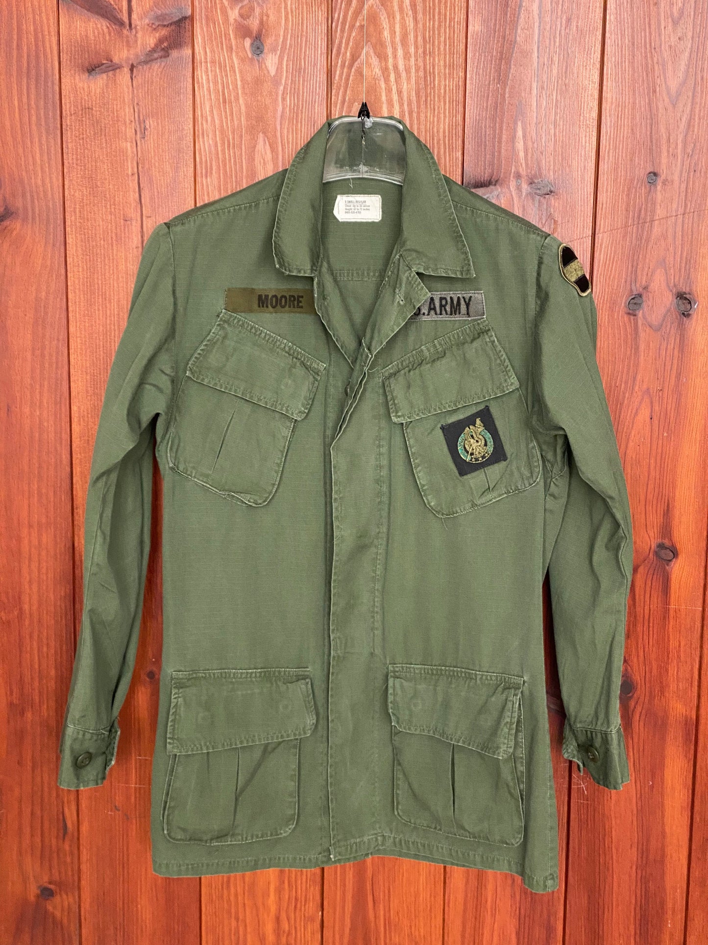 X Small. Authentic 1970 US Army Vintage tropical Vietnam jungle jacket.
