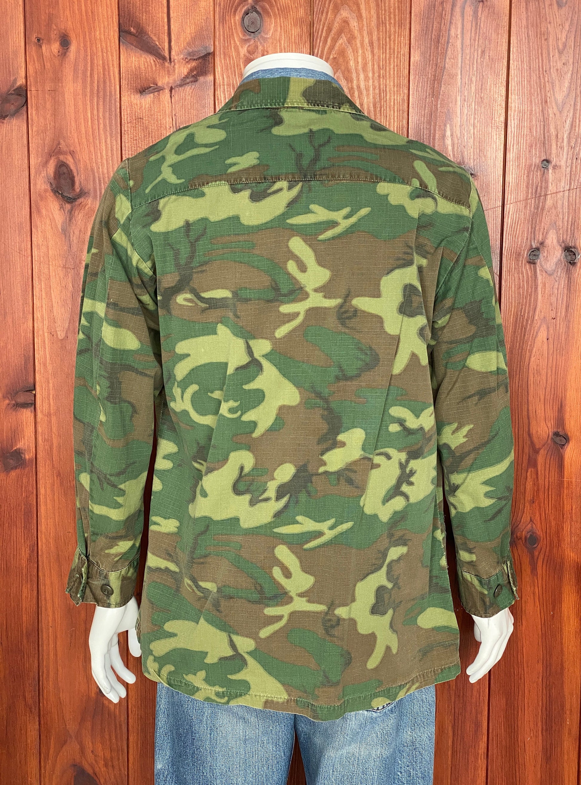Medium Regular Authentic 1969 US Army Vietnam Era ERDL Camouflage Jungle Jacket | Vintage Military Apparel