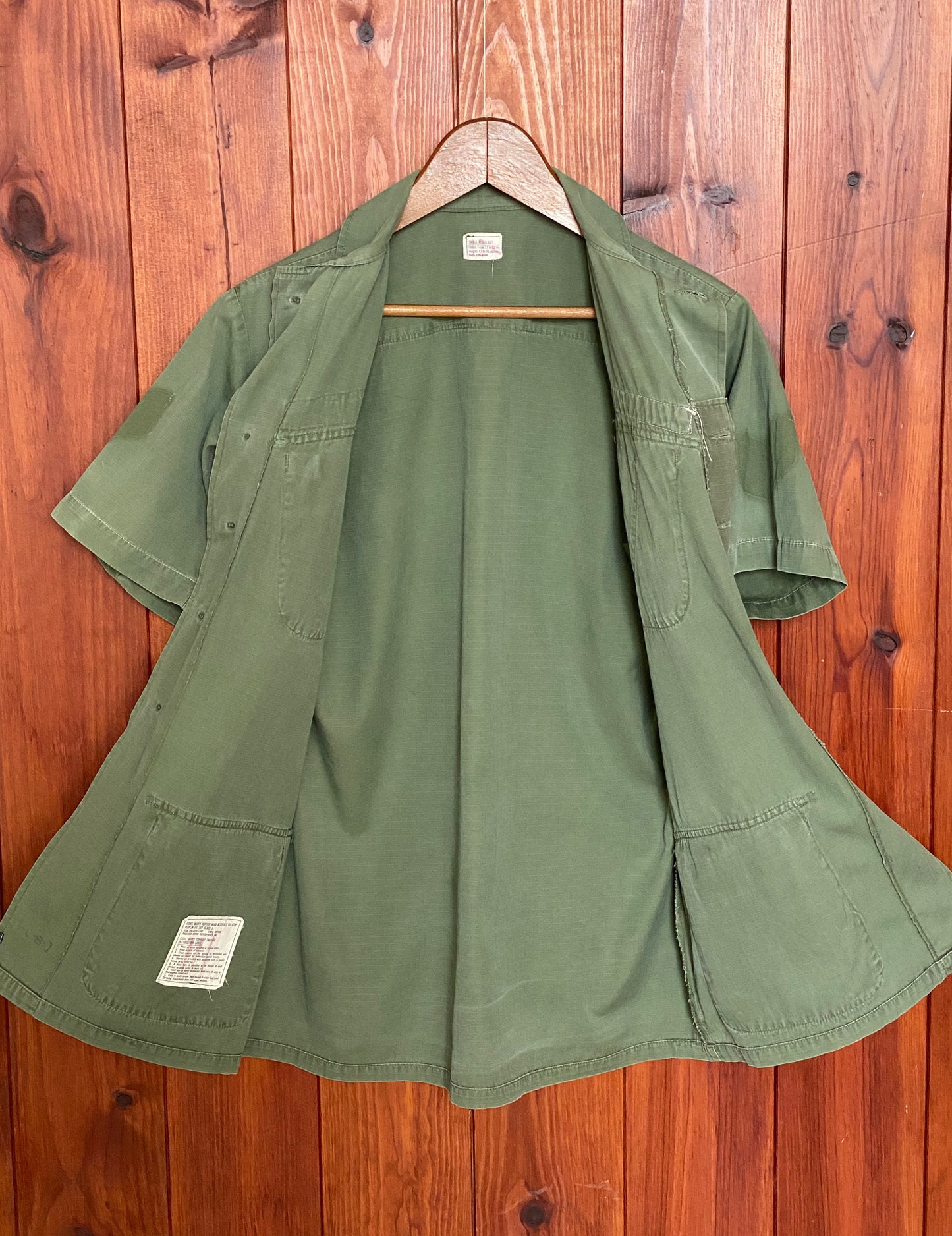 Small Reg. Authentic 1969 US Army Vintage Vietnam jungle jacket.