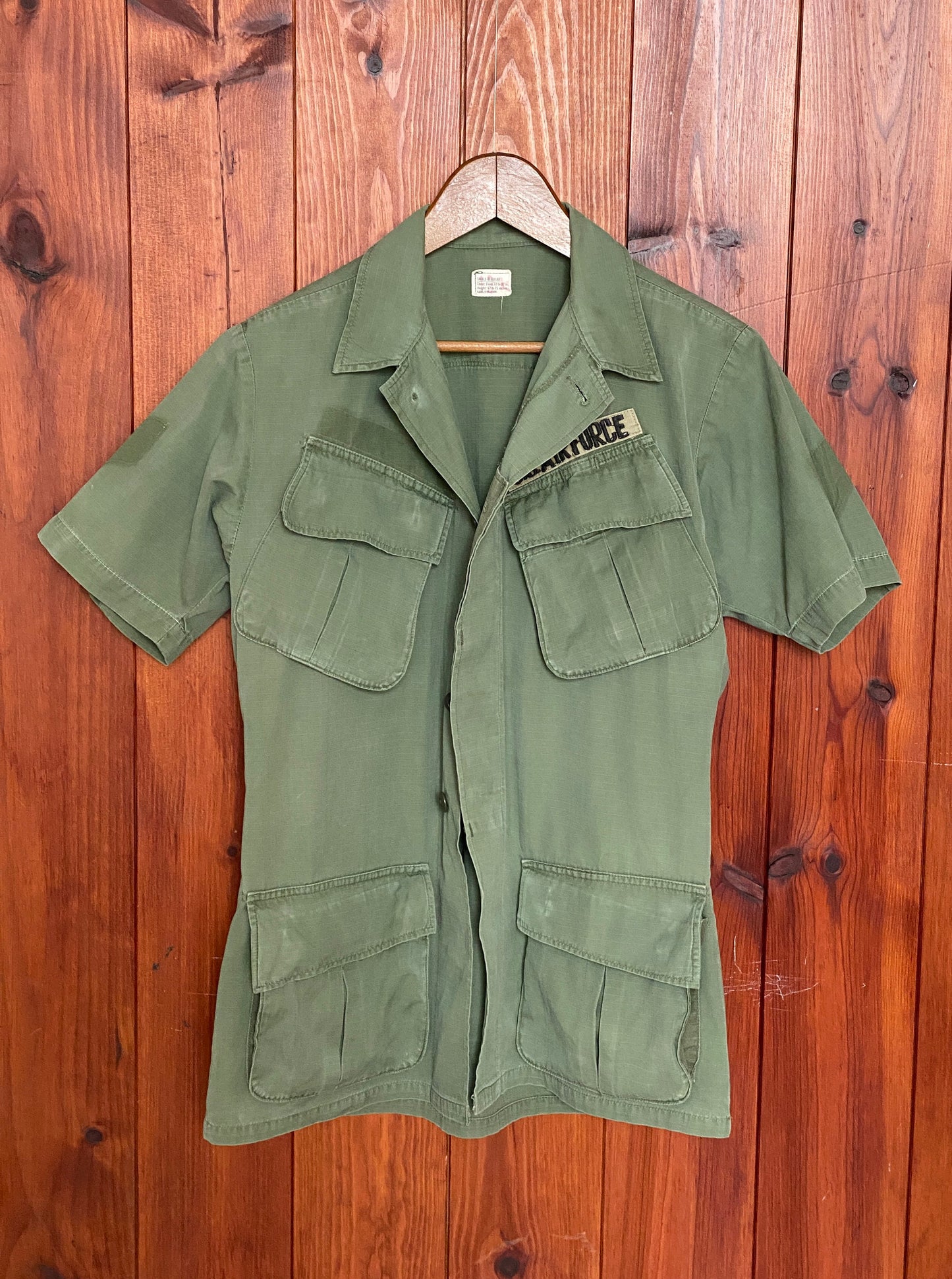 Small Reg. Authentic 1969 US Army Vintage Vietnam jungle jacket.