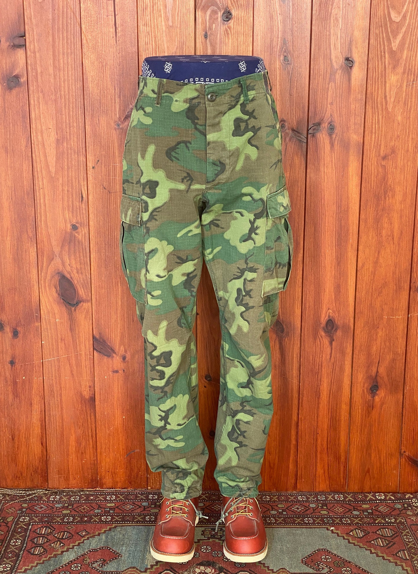 Small long. Authentic Vintage US Army 1978 Erld camouflage pants.