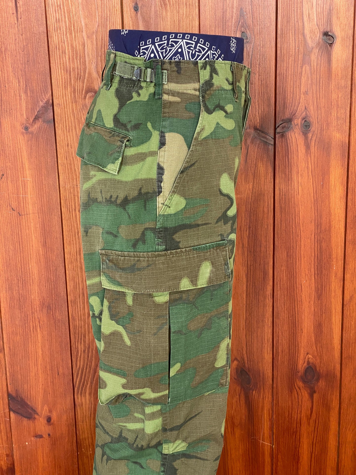 Small long. Authentic Vintage US Army 1978 Erld camouflage pants.