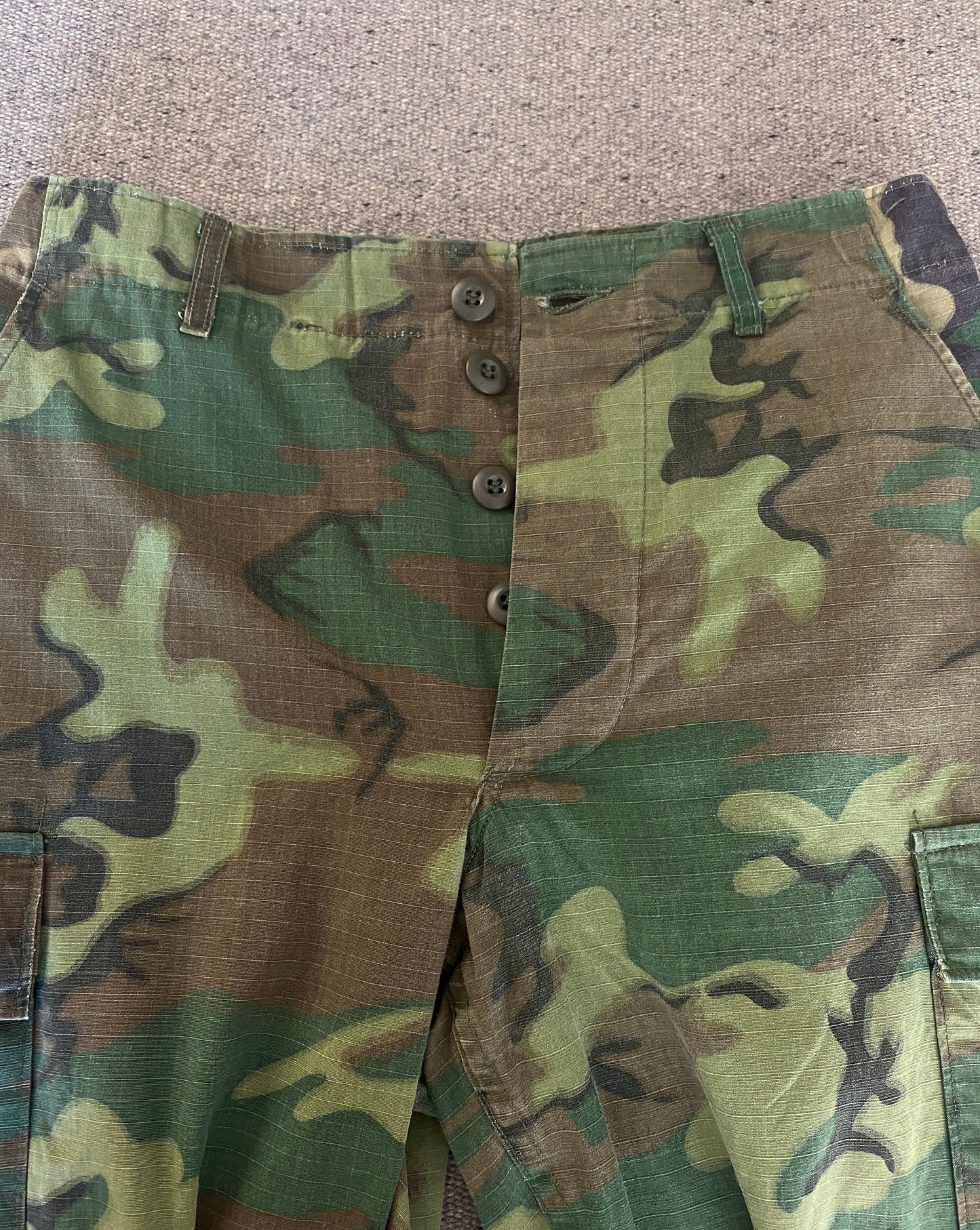Small long. Authentic Vintage US Army 1978 Erld camouflage pants.