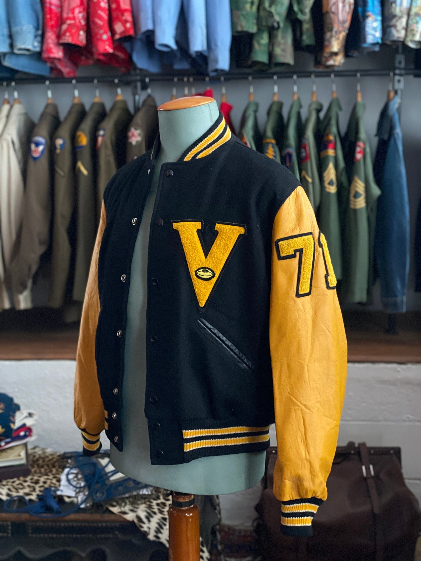 1971 Vintage Varsity Letterman Jacket with Leather Sleeves - Size 44 US (54 EU) | Made in USA | USA Vintage BCN