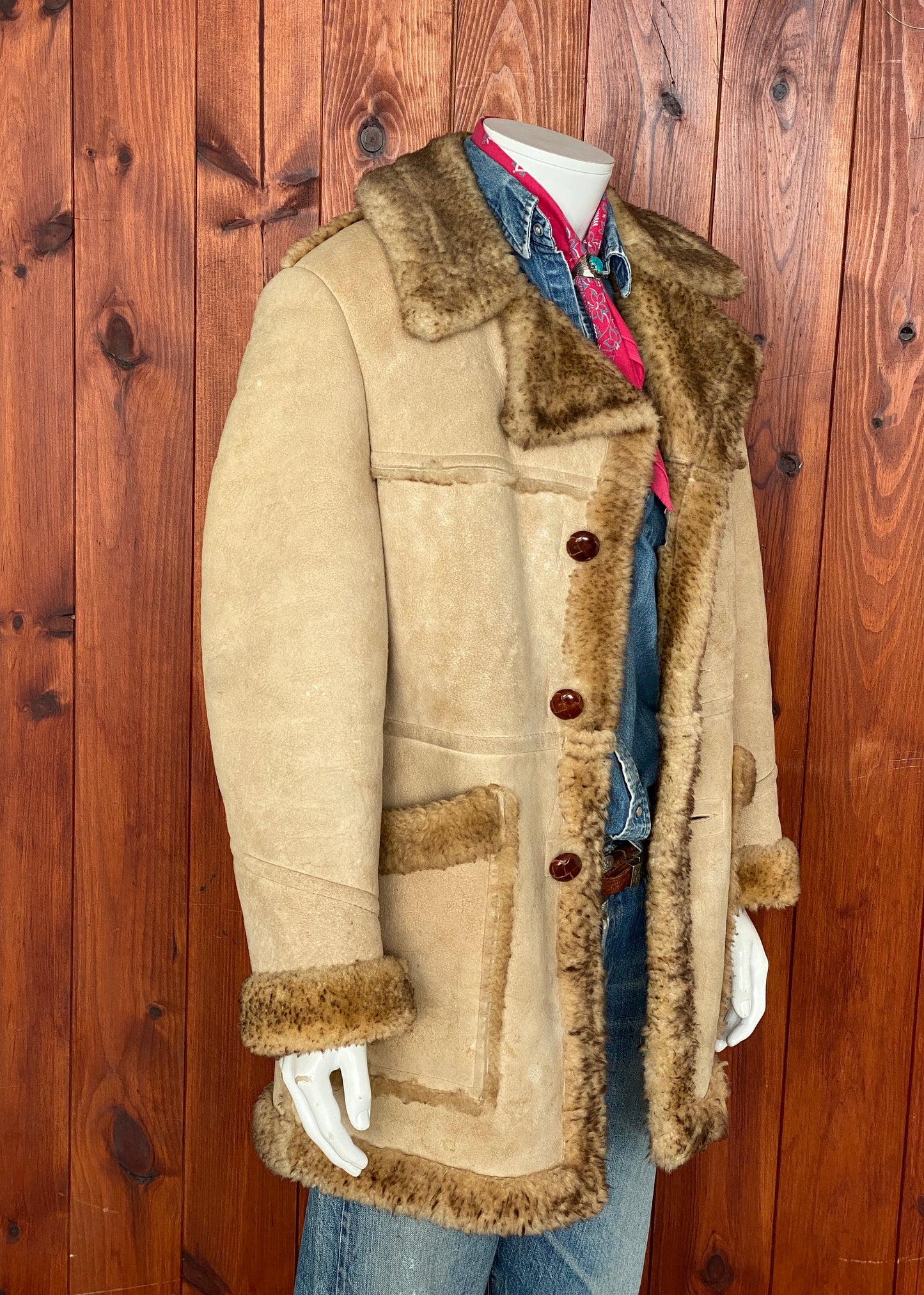 Vintage shearling ranger coat, size 40 US (50 EU), made in the USA - Warmth, style, and quality craftsmanship.