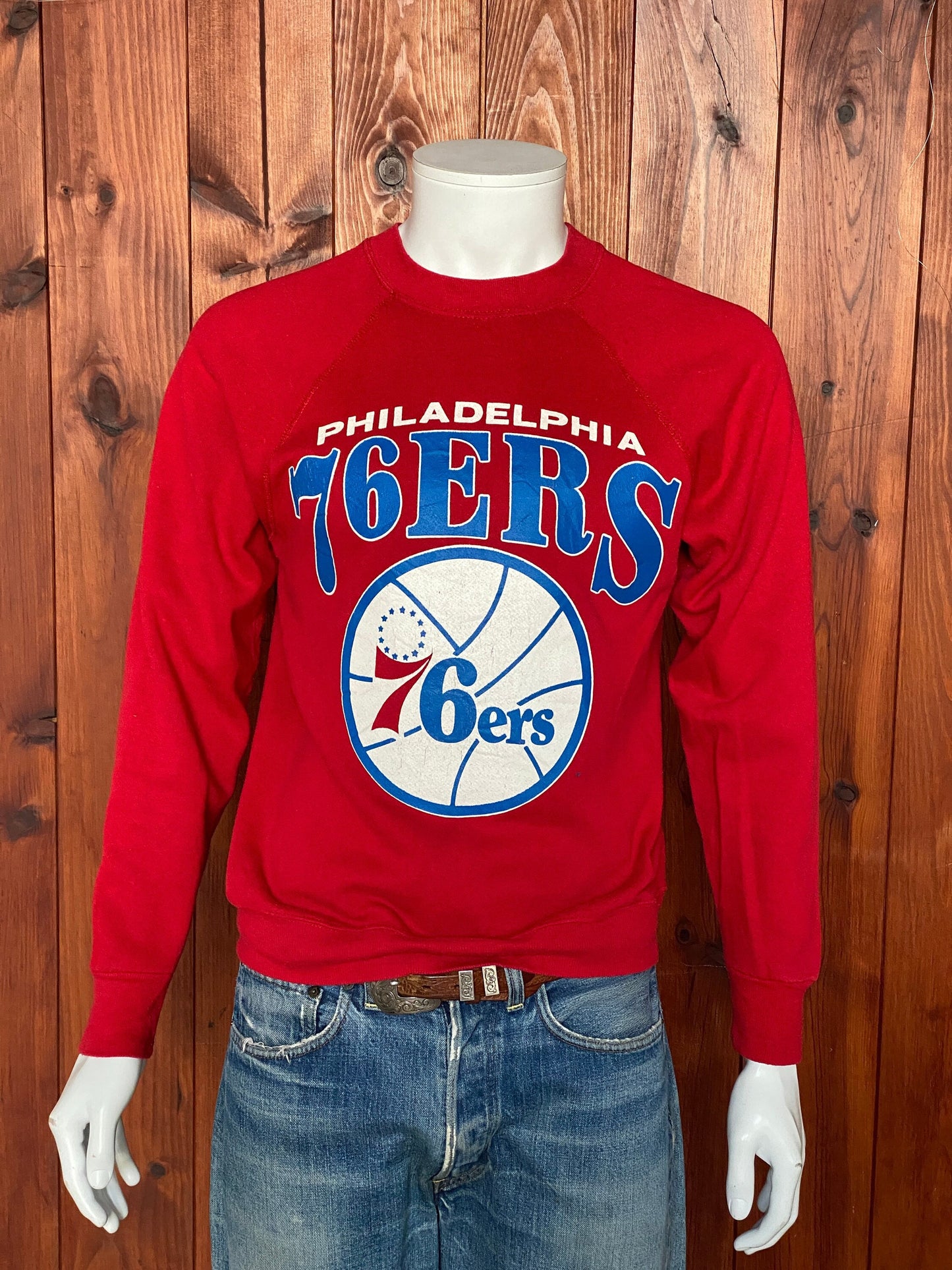 Small. 80s Vintage 76ers sweatshirt Made In USA