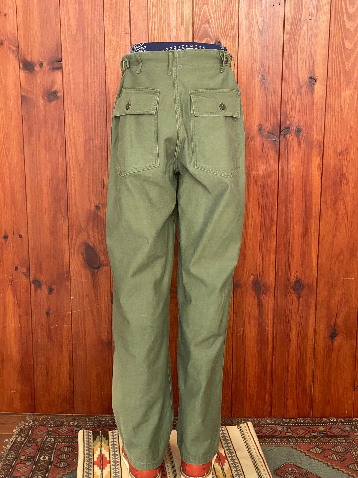 Size Med. Authentic 60s Vietnam war era OG-107 fatigue pants