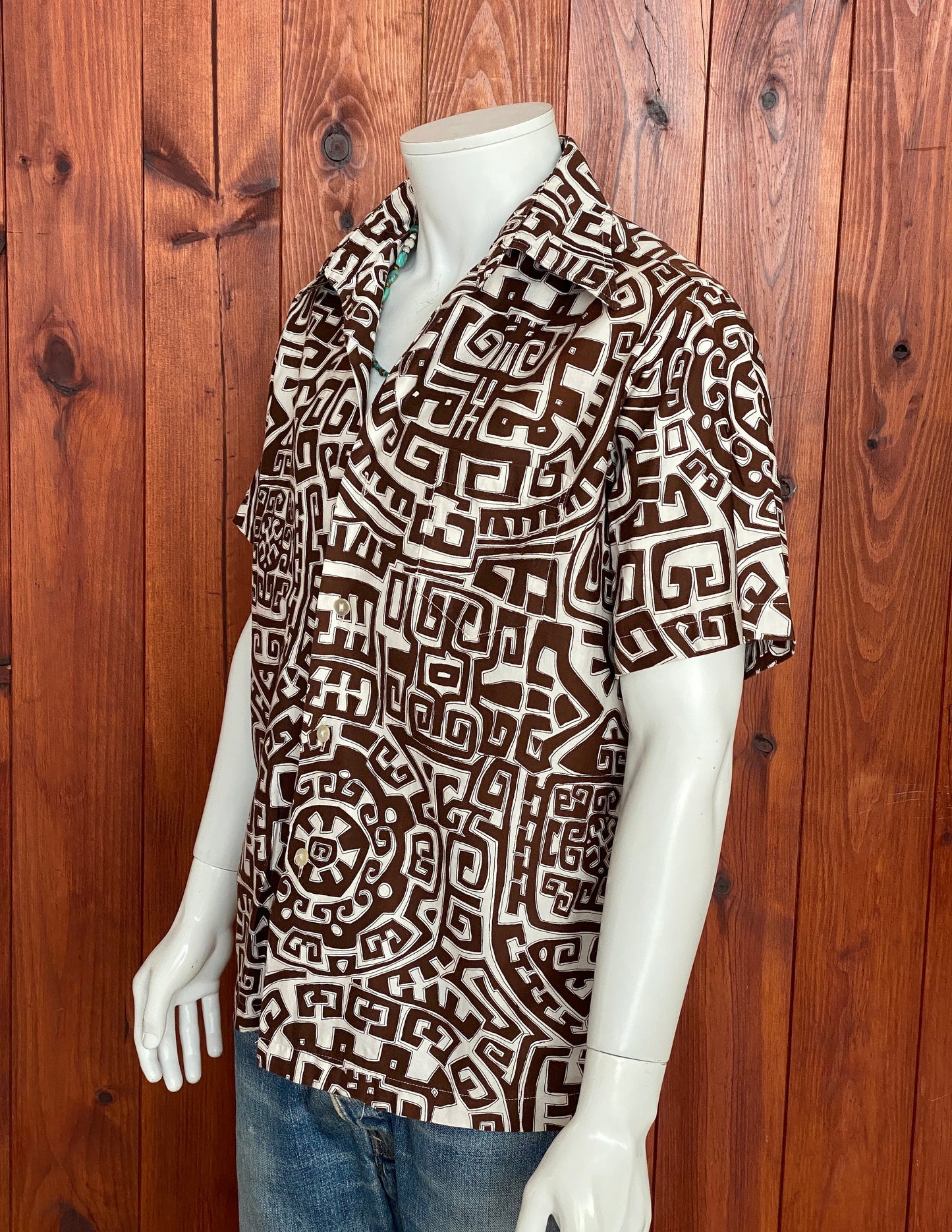 Large. Vintage 70s Hawaiian satin cotton shirt
