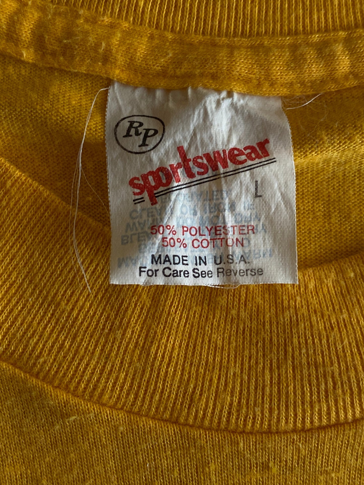 Large. Vintage 50/50 cotton 80s Continental airlines T-shirt Made In USA