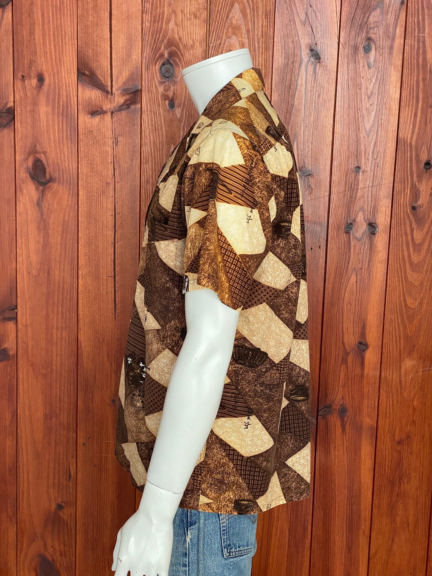 Vintage 60s Hawaiian thin cotton shirt, size Medium - Authentic tropical style and lightweight comfort for your wardrobe.