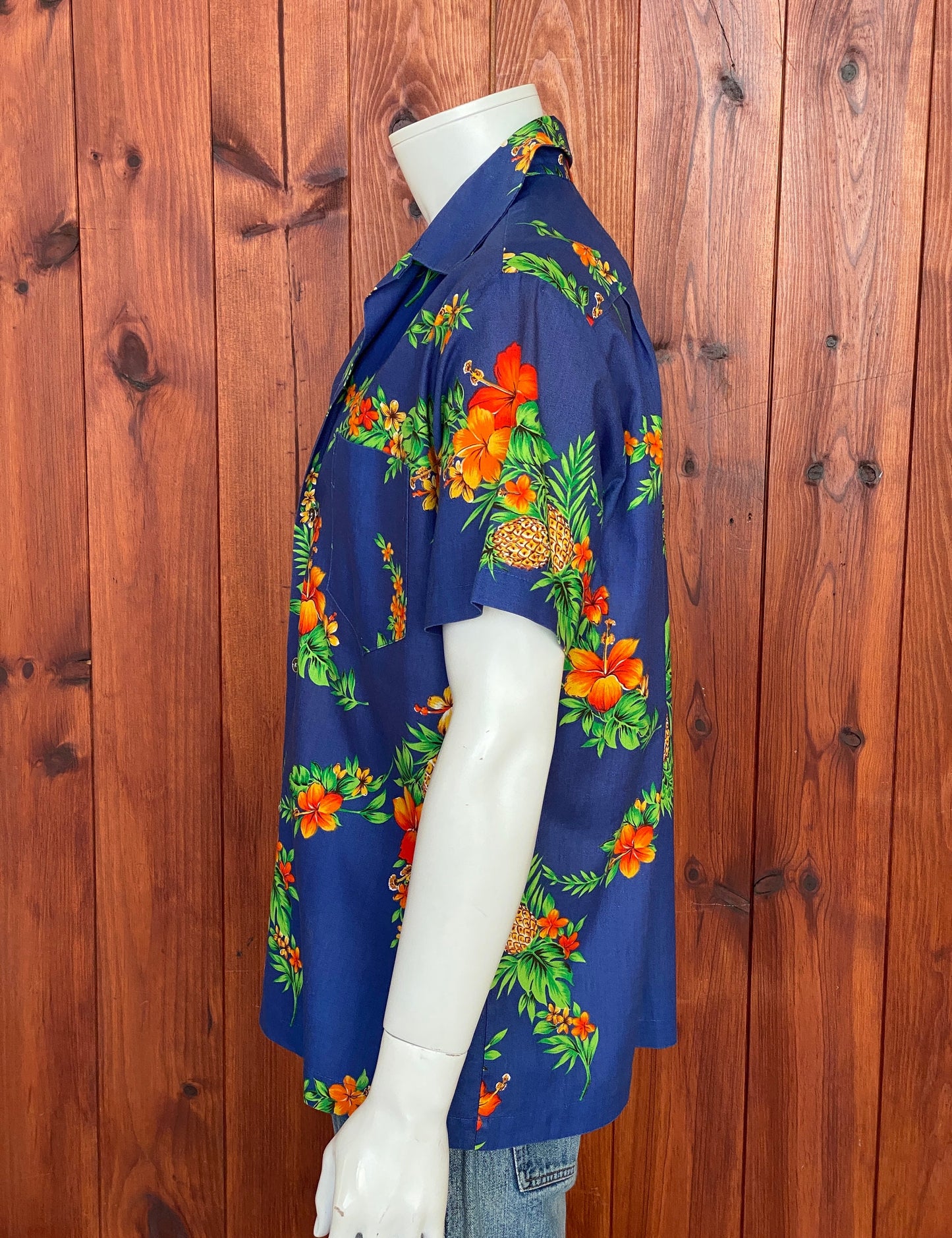 Large vintage 80s Hawaiian cotton shirt made in Hawaii - retro island style.