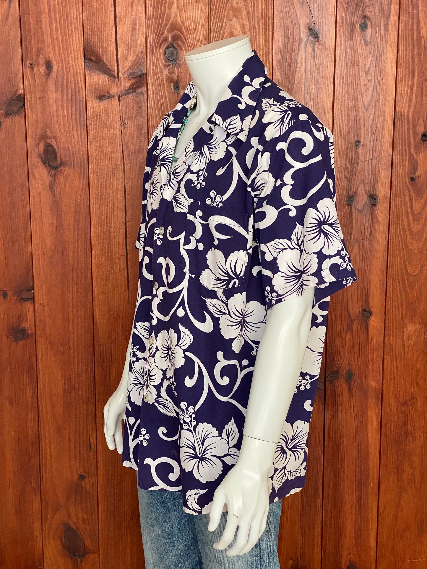 XL. Vintage 70s Hawaiian thin cotton shirt