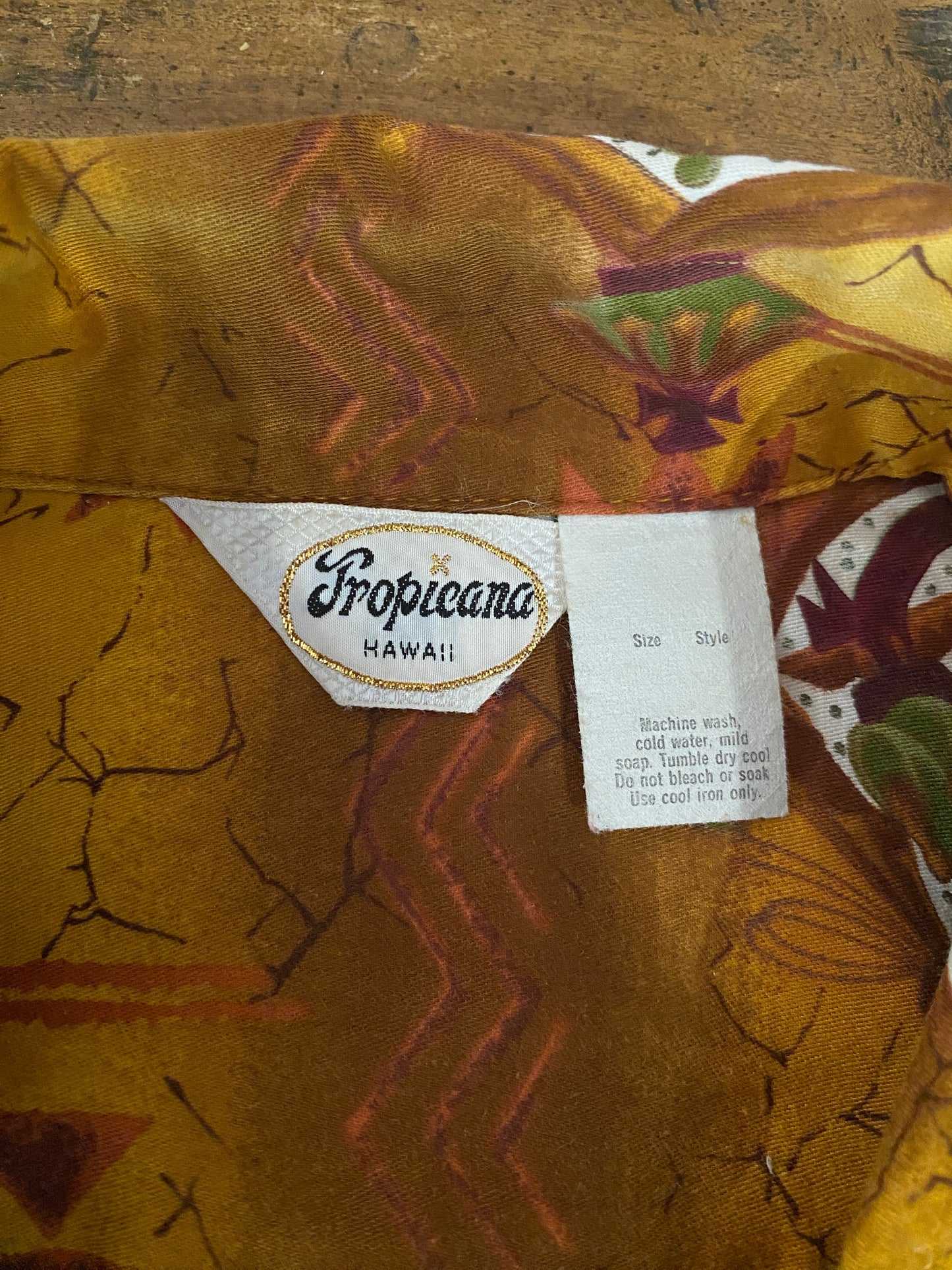 Medium Size Vintage 90s Hawaiian Satin Cotton Shirt - Retro Tropical Collectible