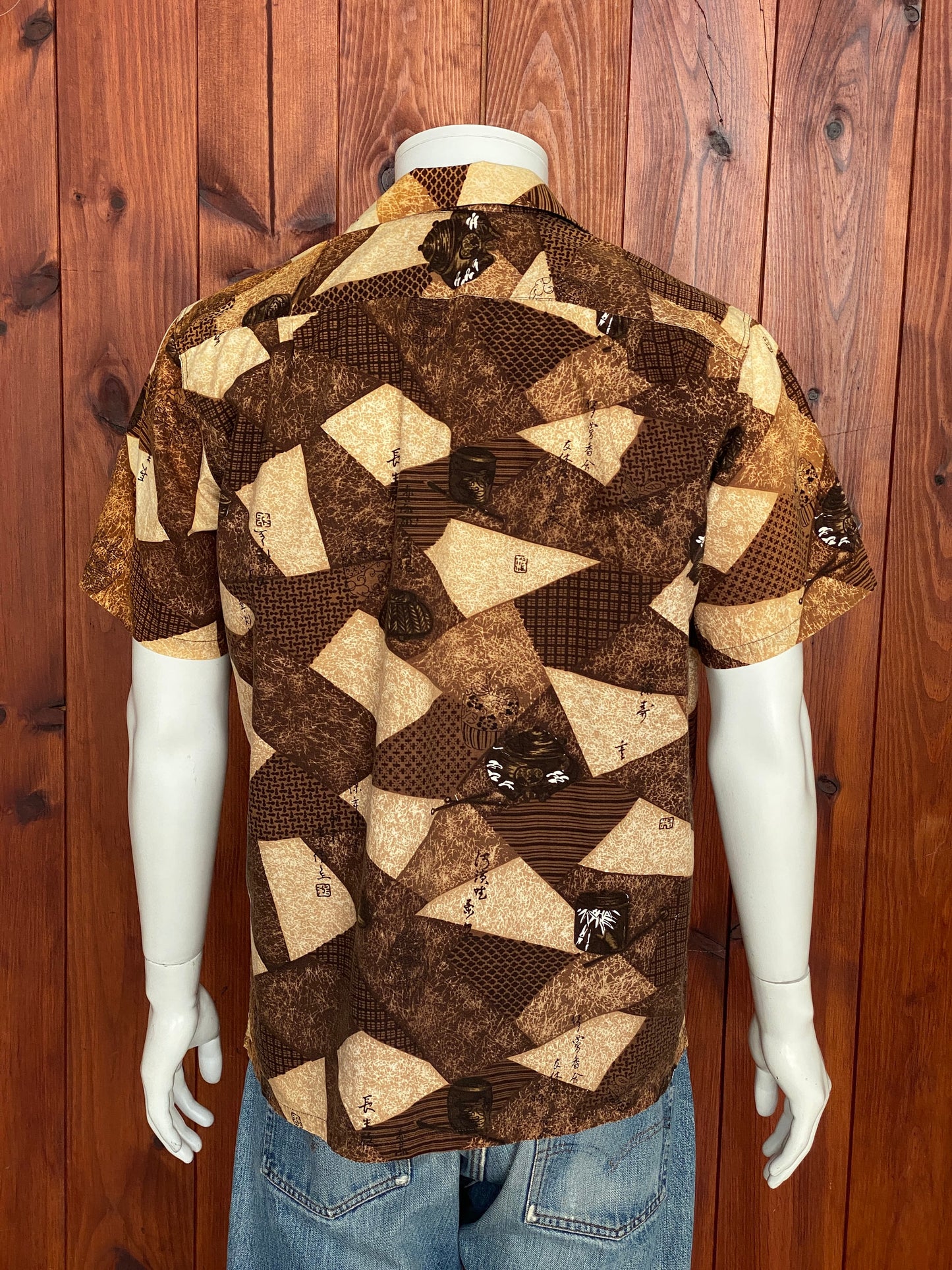 Vintage 60s Hawaiian thin cotton shirt, size Medium - Authentic tropical style and lightweight comfort for your wardrobe.
