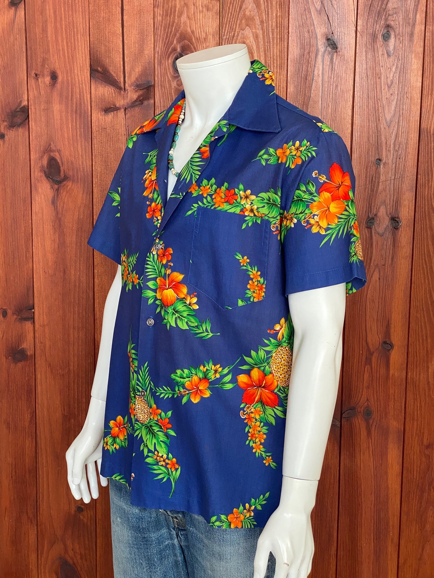 Large vintage 80s Hawaiian cotton shirt made in Hawaii - retro island style.