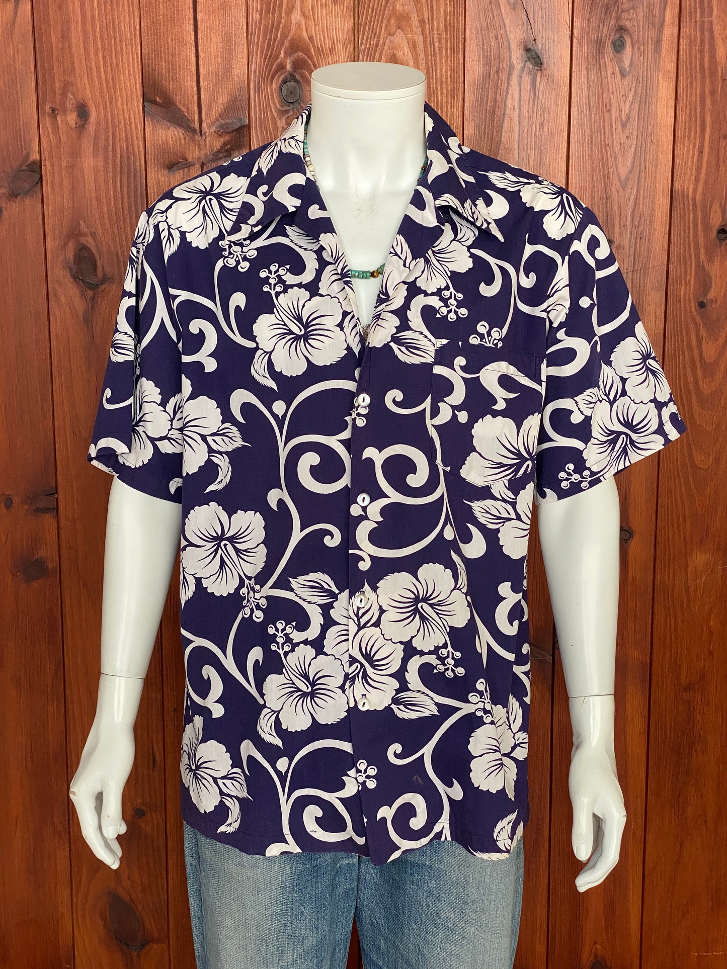 XL. Vintage 70s Hawaiian thin cotton shirt