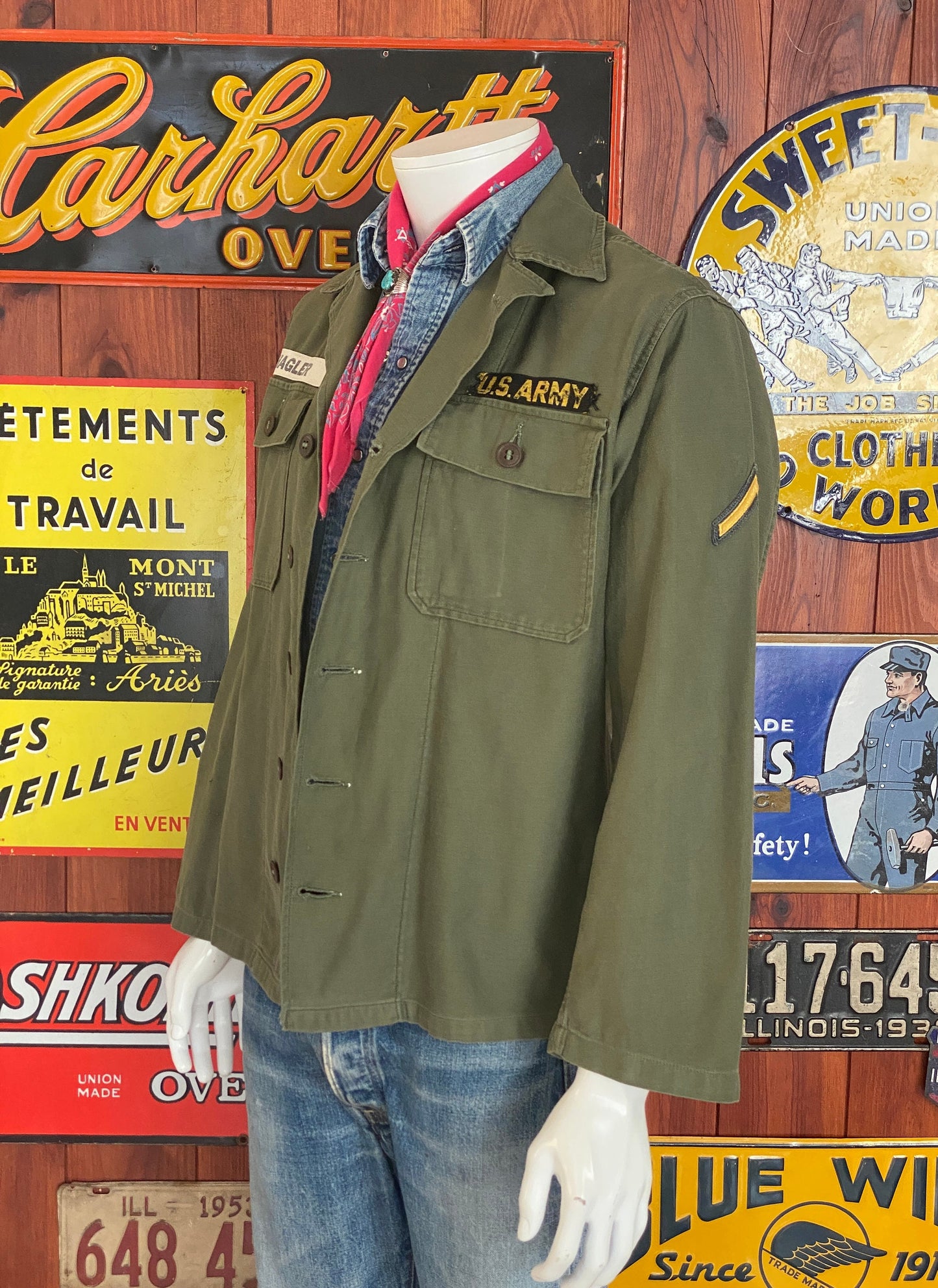 Medium Authentic 60s Vintage First Pattern US Army OG-107 Fatigue Shirt | Military Collectible