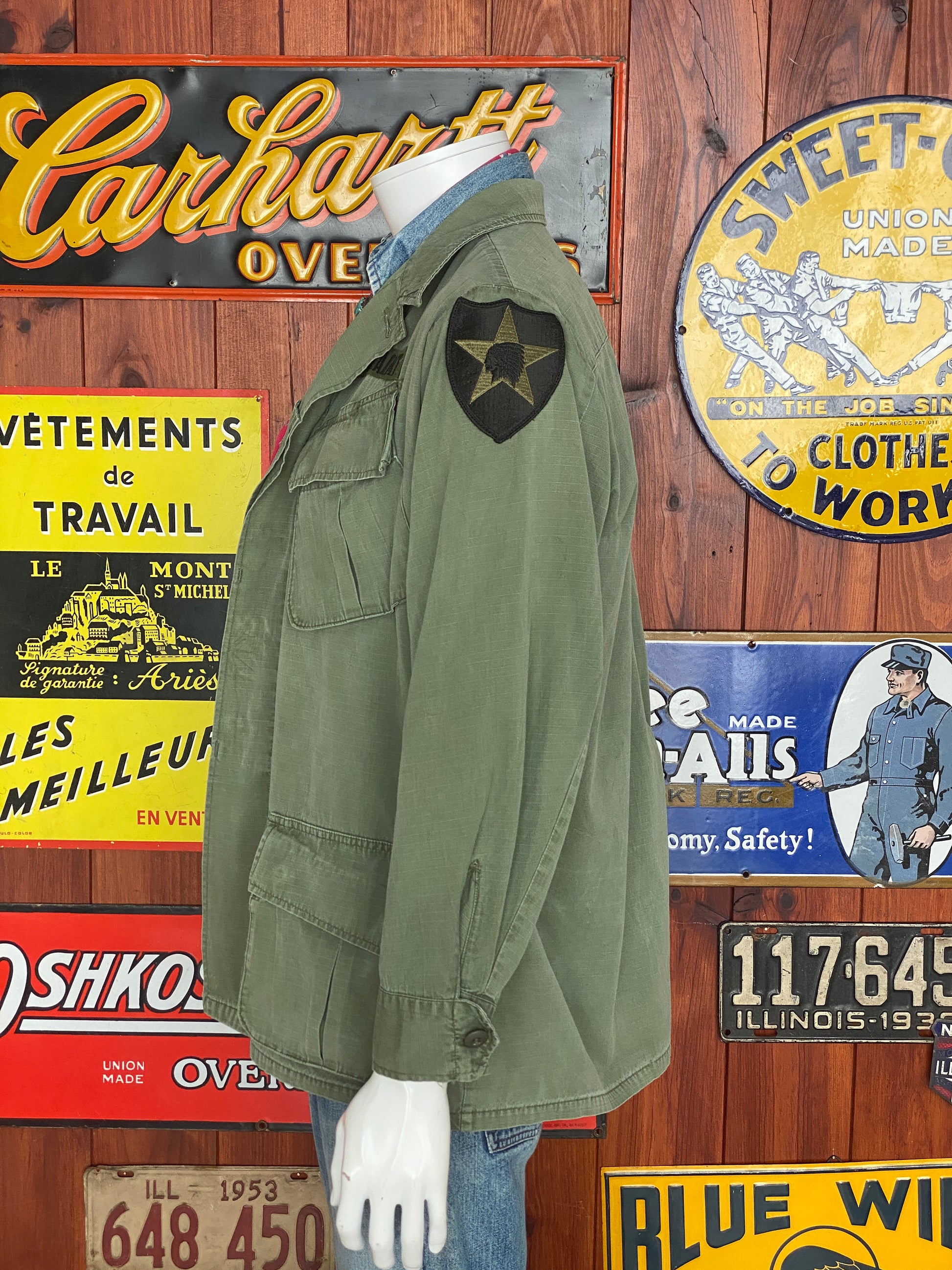 Medium Regular Authentic 1968 US Army Vintage Tropical Vietnam Jungle Jacket | Military Apparel