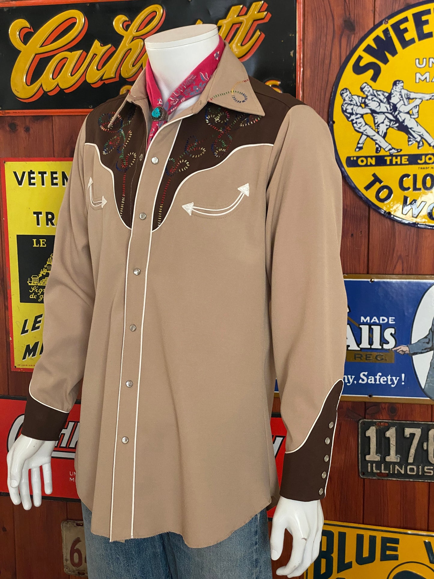 Size Medium. Vintage 70s embroidered H Bar C western shirt