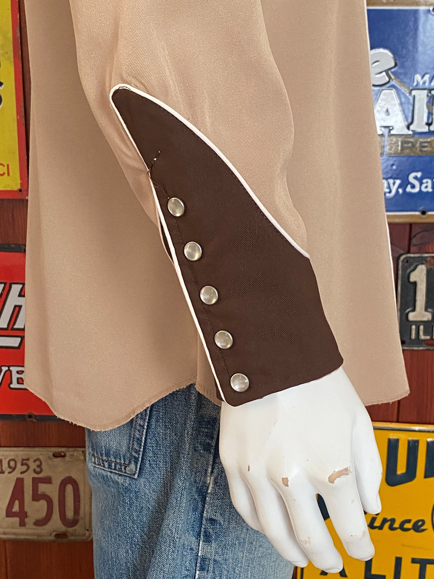 Size Medium. Vintage 70s embroidered H Bar C western shirt