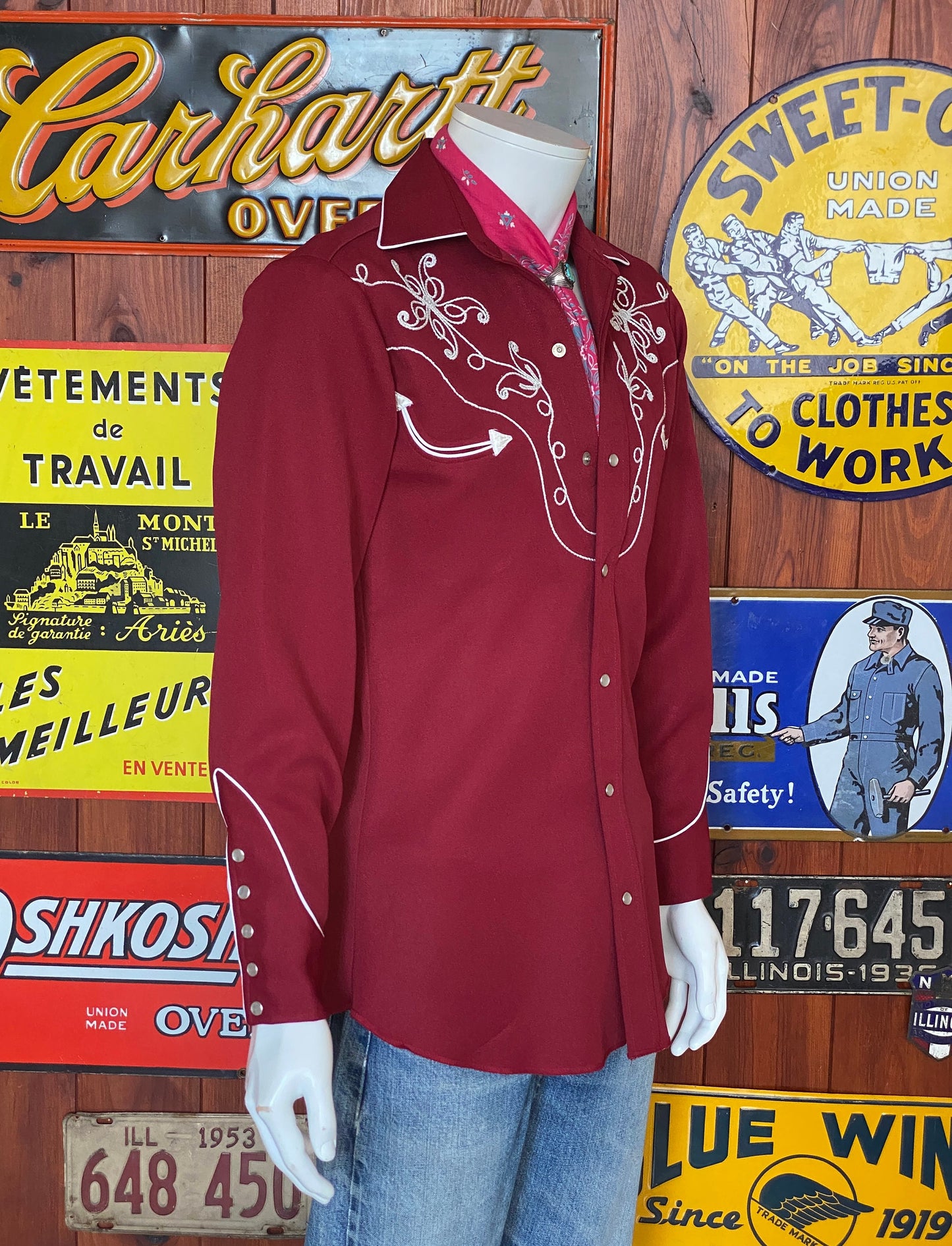 Size Small. Vintage 70s embroidered H Bar C western shirt