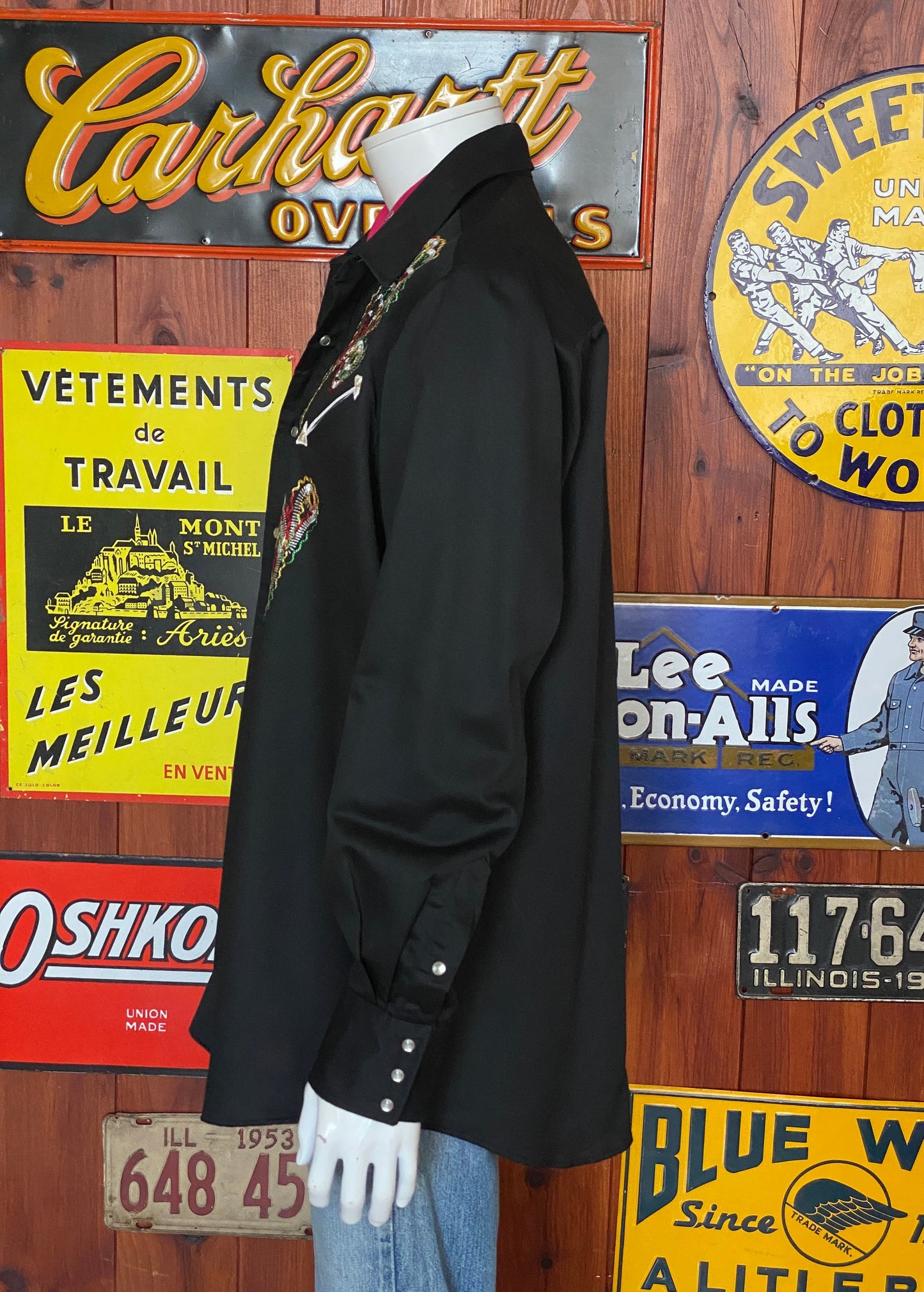 Size XL. Vintage 70s embroidered Sears western shirt