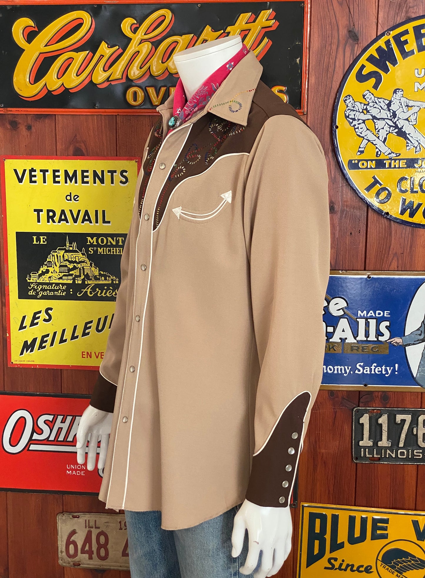 Size Medium. Vintage 70s embroidered H Bar C western shirt