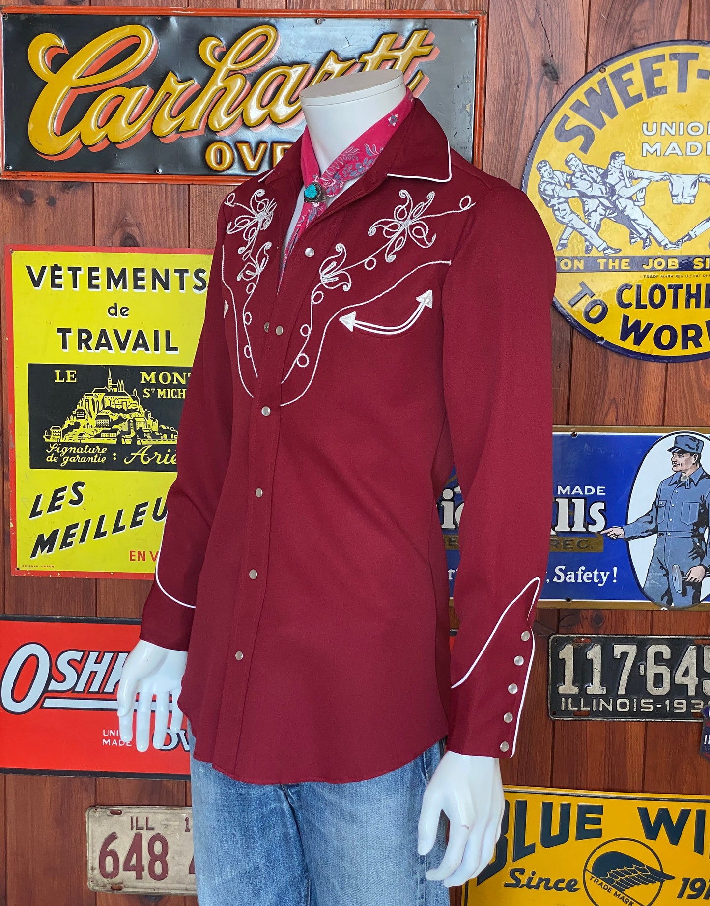 Size Small. Vintage 70s embroidered H Bar C western shirt