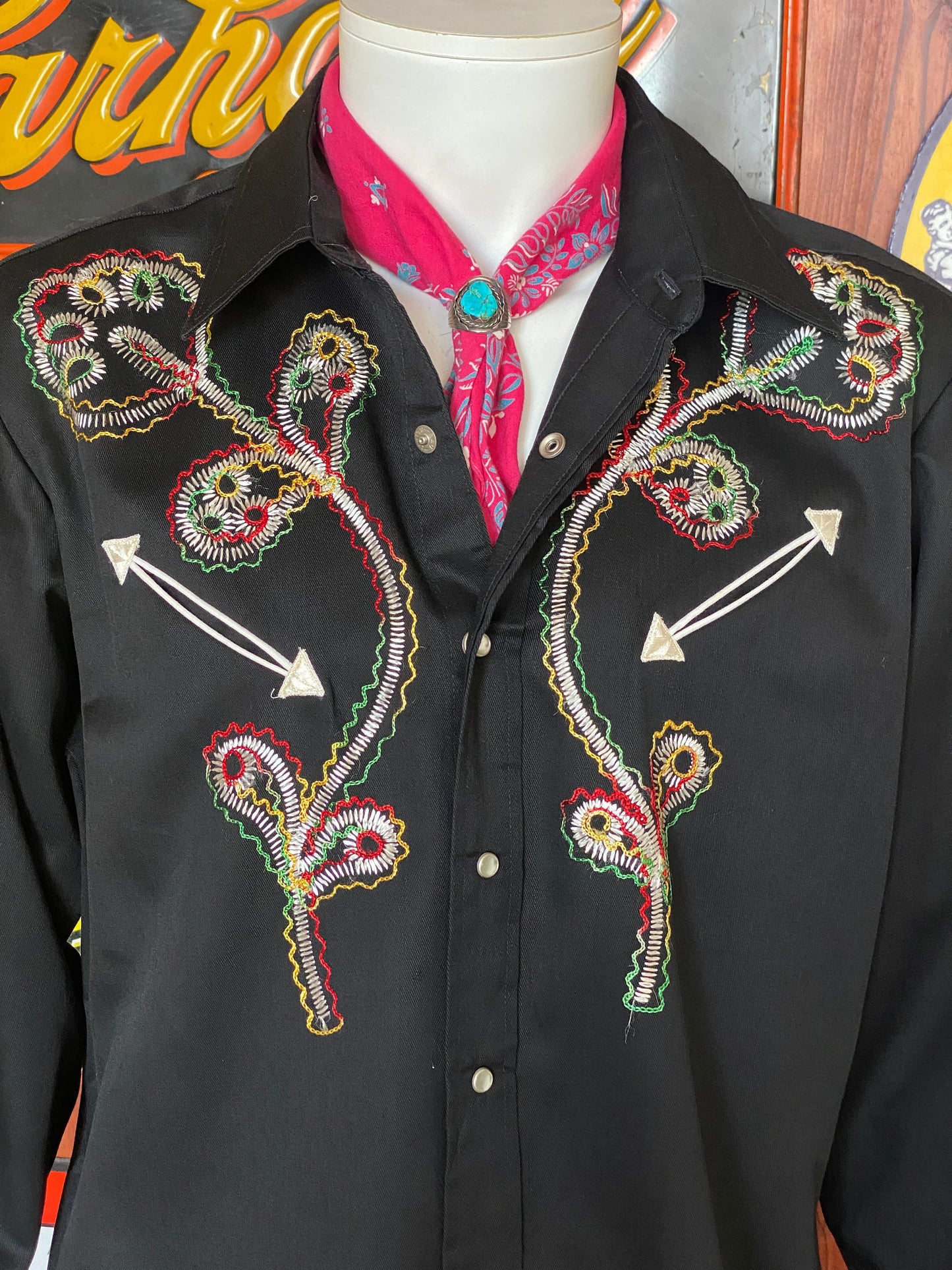 Size XL. Vintage 70s embroidered Sears western shirt