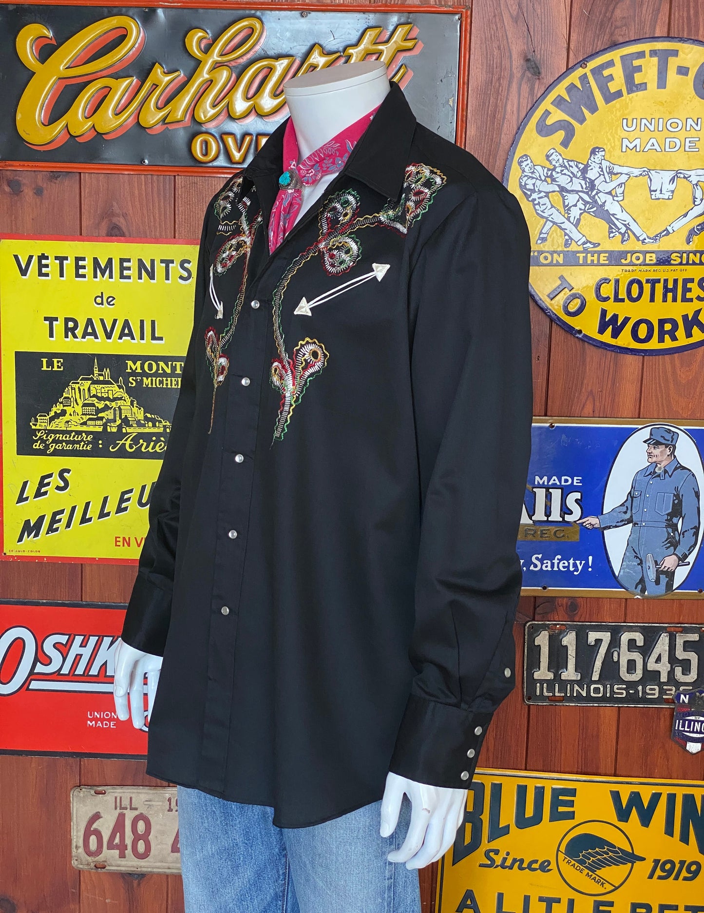Size XL. Vintage 70s embroidered Sears western shirt