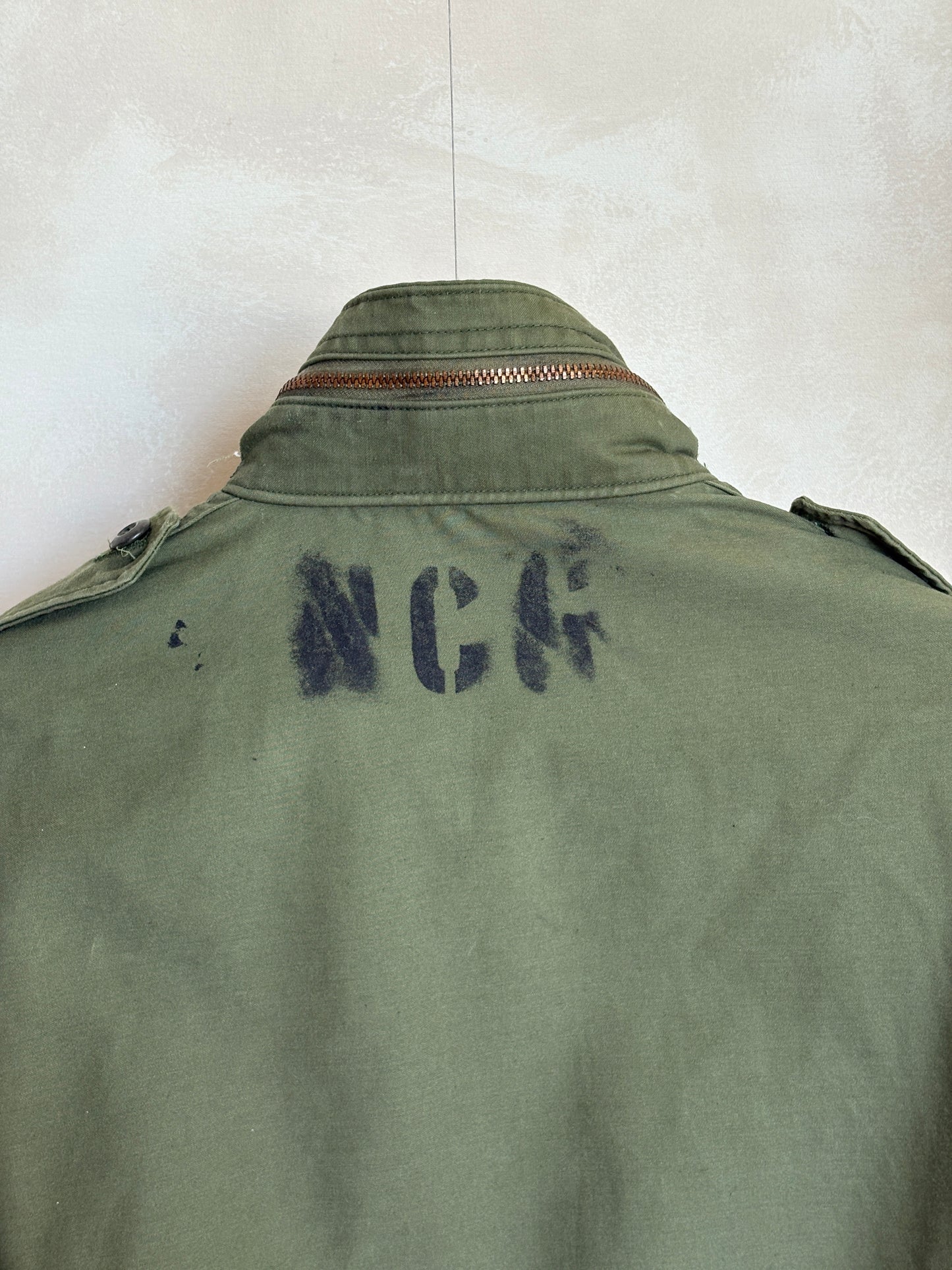 Large Reg.Authentic 1977 US Army M-65 field jacket Military