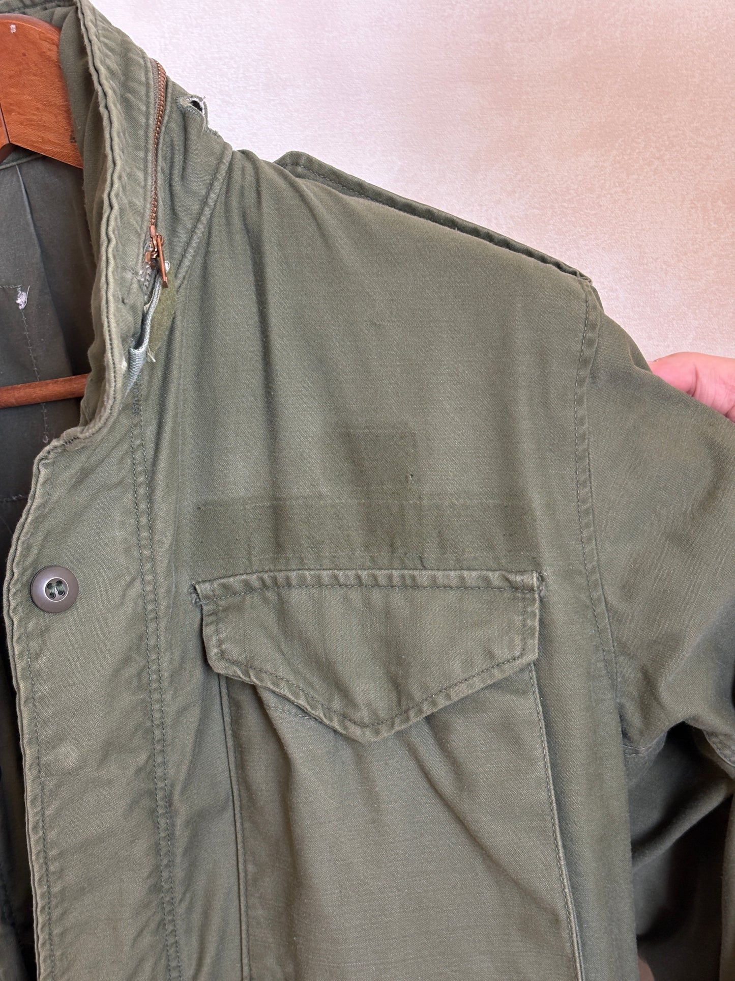 Small Reg. Authentic US Army M-65 field jacket Military