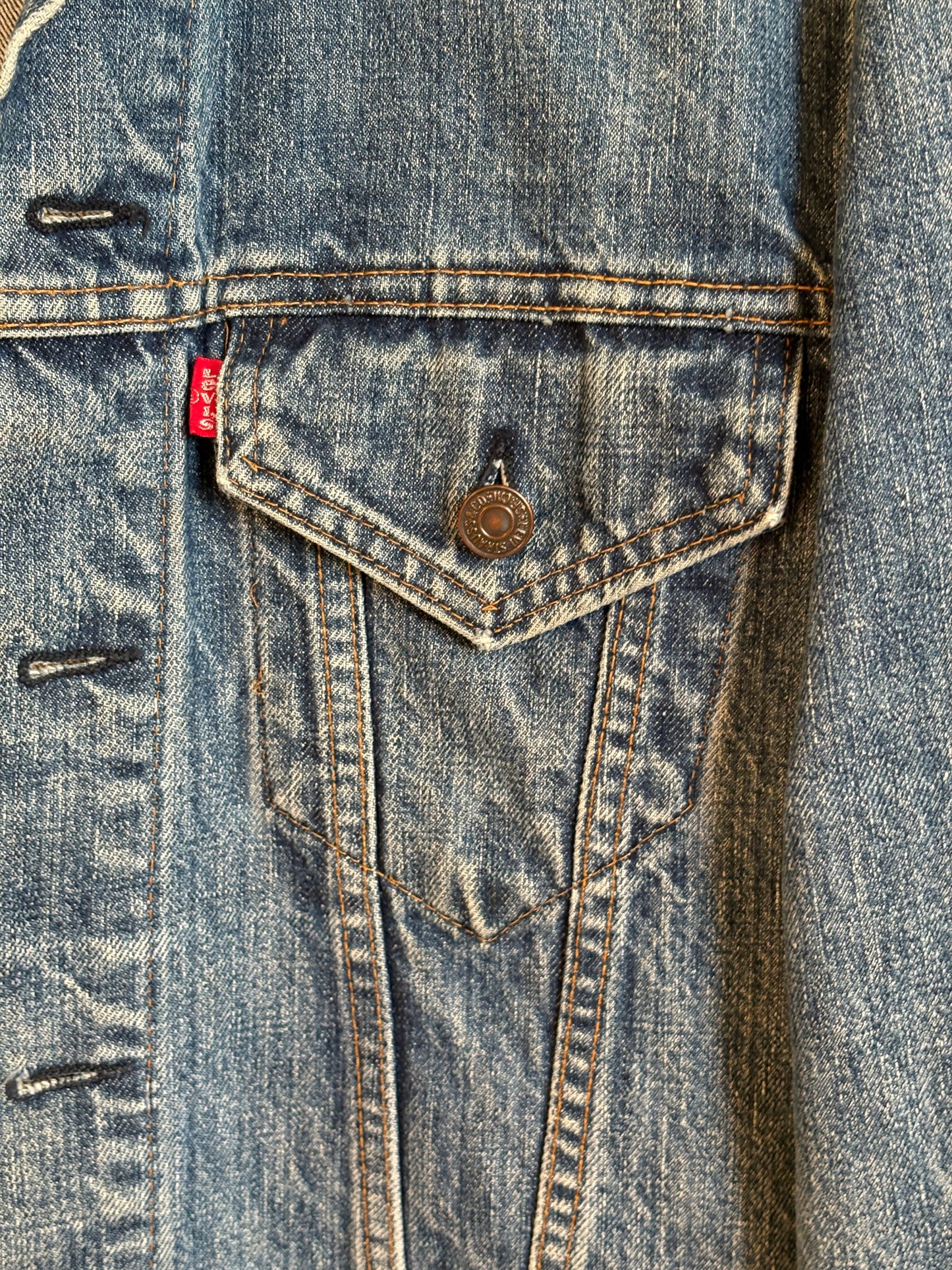 Size 40US / 50EU. Vintage 70s Levi’s Denim Jacket – 2 Pockets – Made in USA