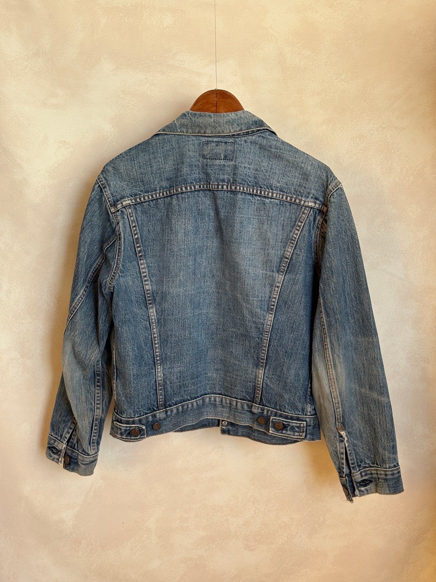 Size 40US / 50EU. Vintage 70s Levi’s Denim Jacket – 2 Pockets – Made in USA