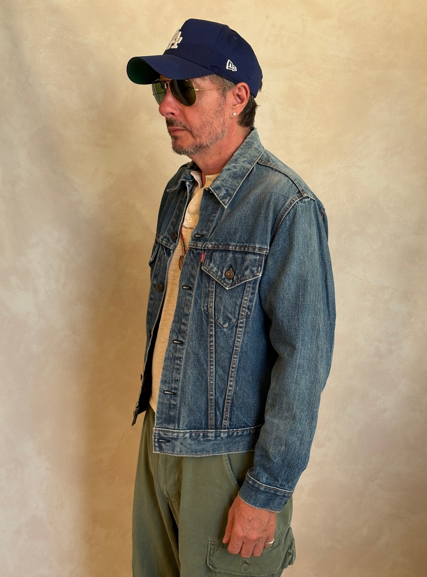 Size 42US / 52EU. Vintage late 70s 70505 Levis 2 pockets made in USA
