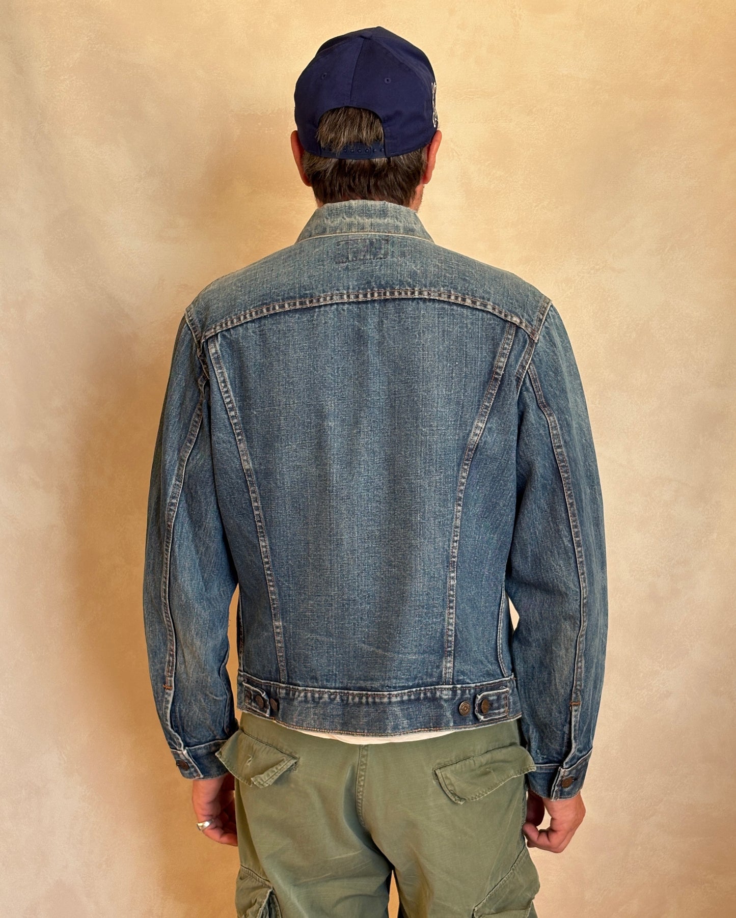 Size 42US / 52EU. Vintage late 70s 70505 Levis 2 pockets made in USA