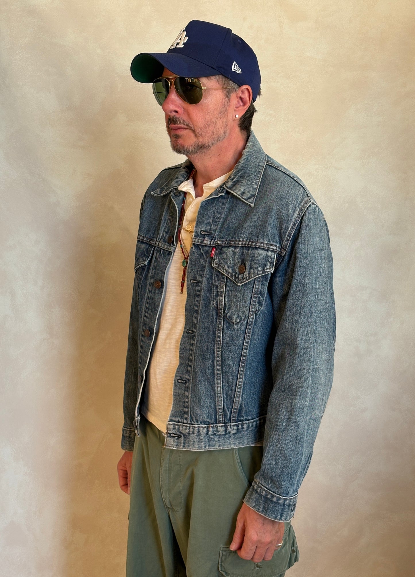 Size 42US / 52EU. Vintage late 70s 70505 Levis 2 pockets made in USA