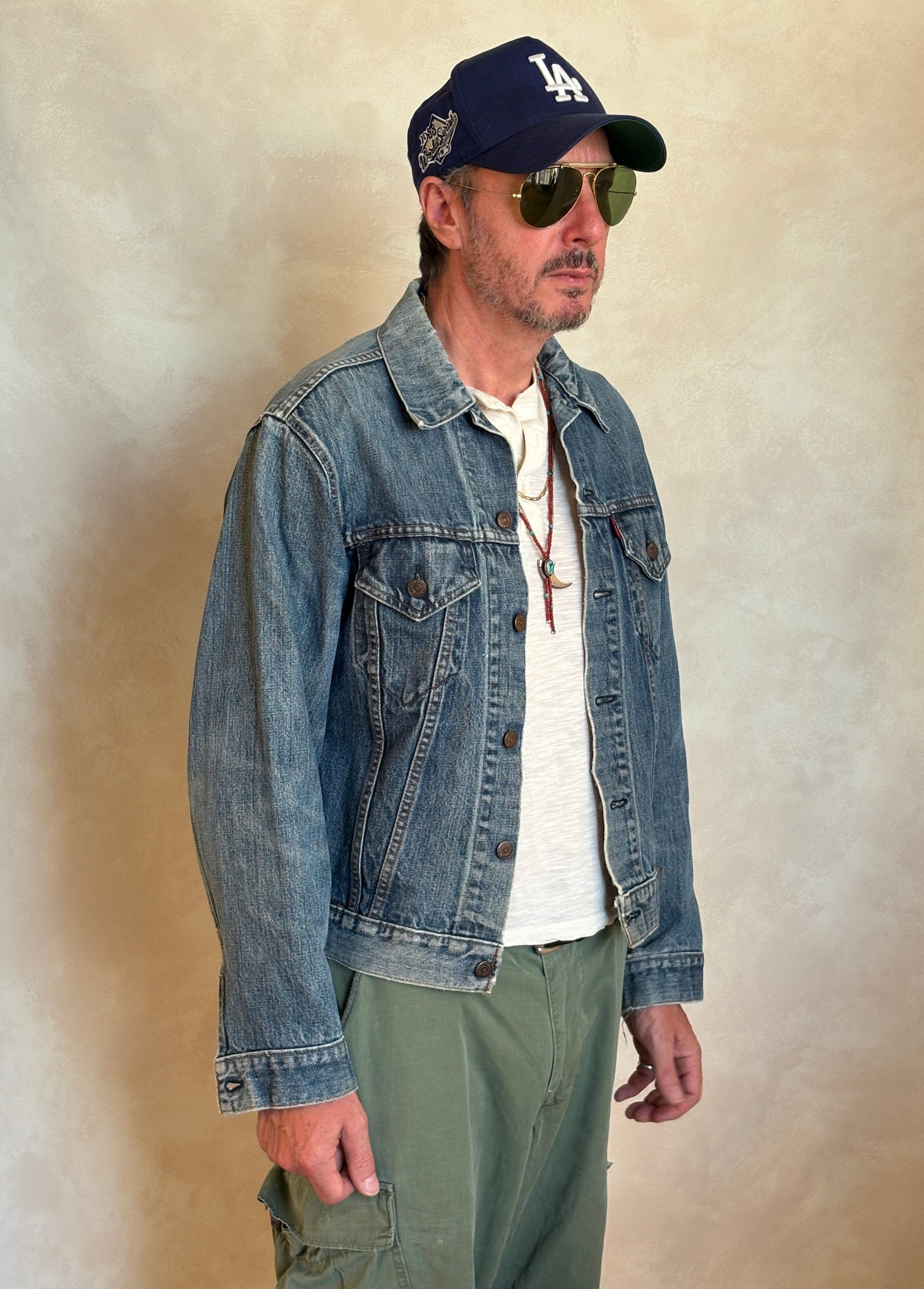 Size 42US / 52EU. Vintage late 70s 70505 Levis 2 pockets made in USA