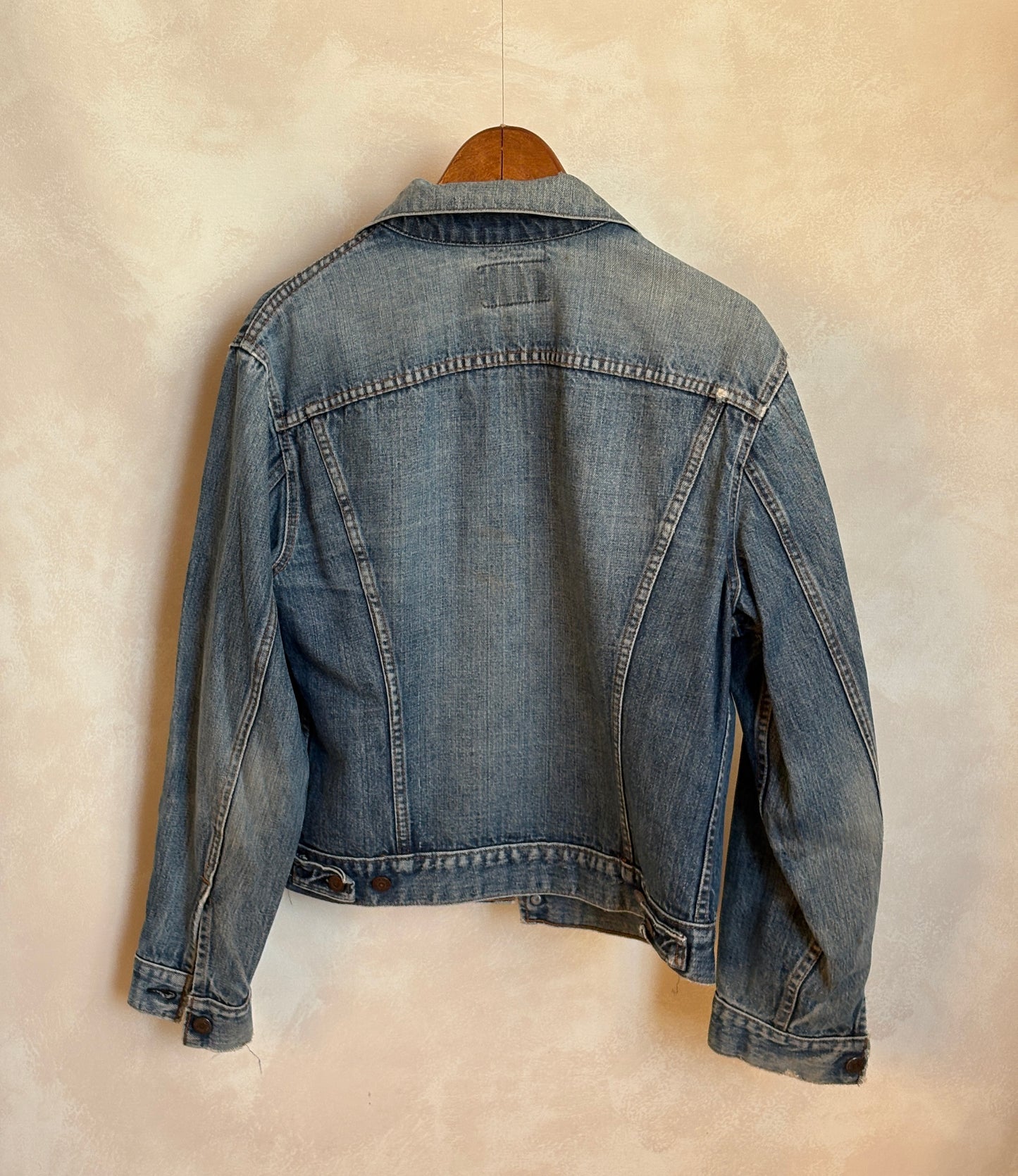 Size 42US / 52EU. Vintage late 70s 70505 Levis 2 pockets made in USA