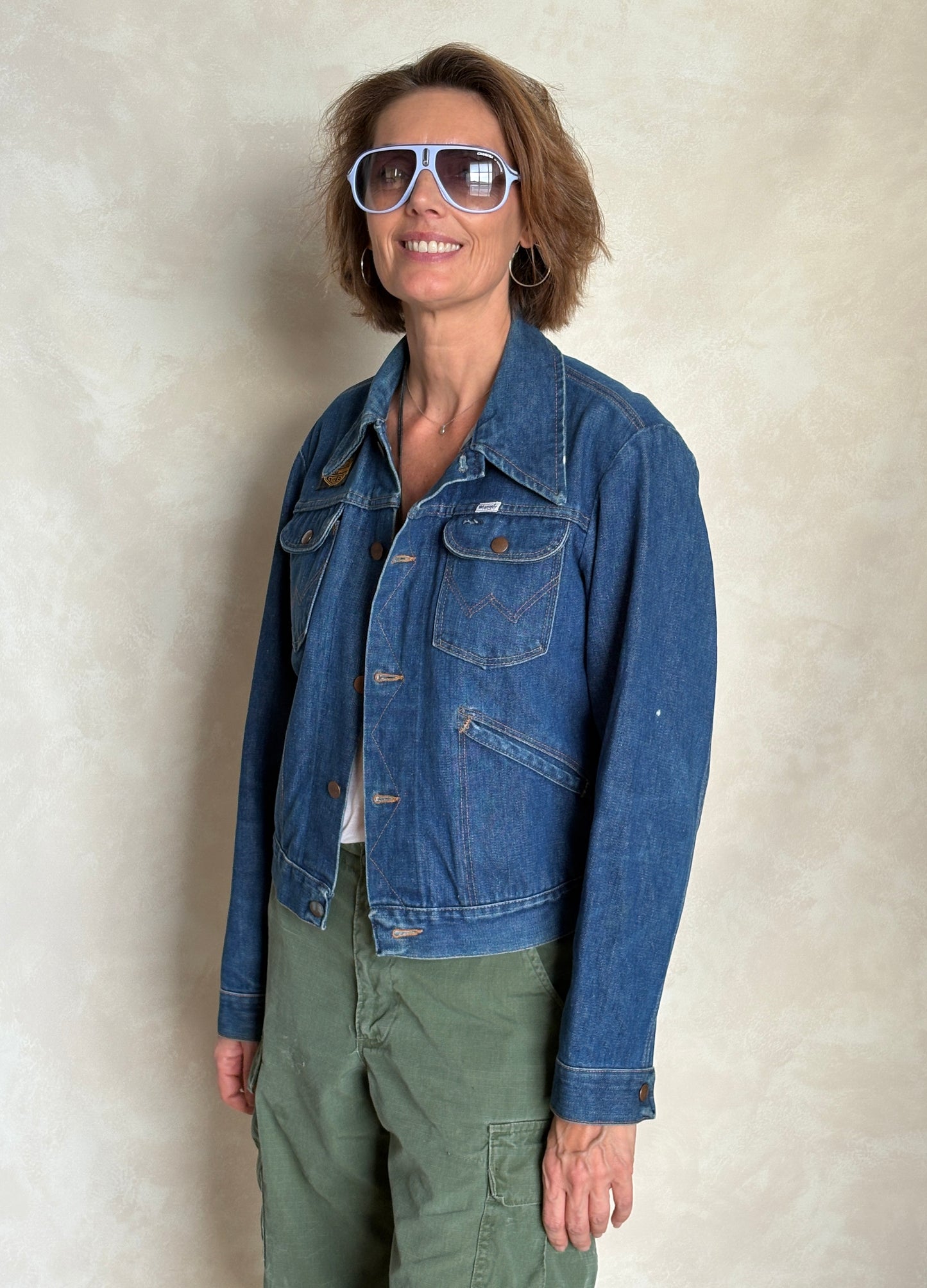 Size 36US / 46EU . Vintage 80s Wrangler Denim Jacket – 4 Pockets – Made in USA -Harley patch-