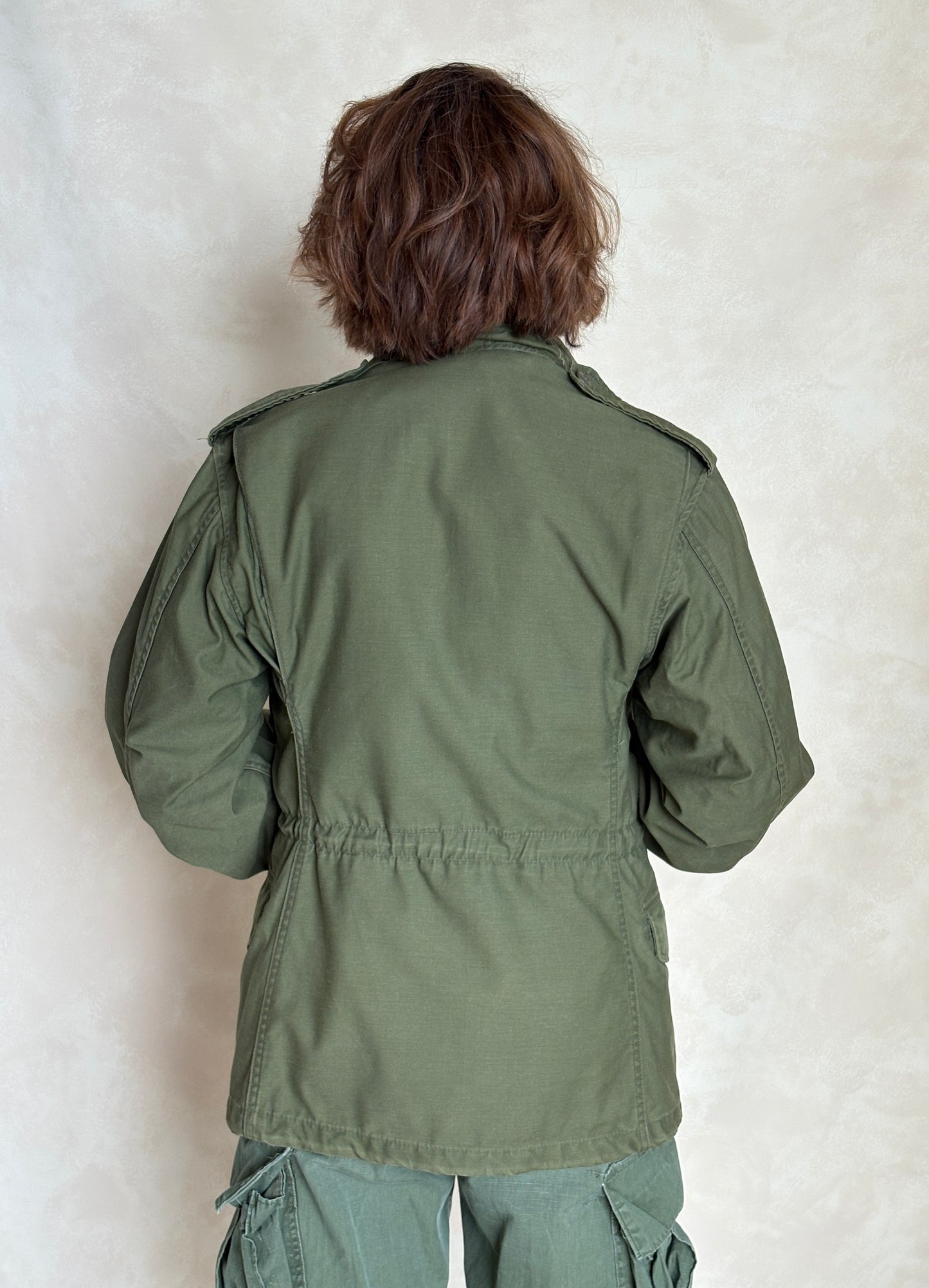 X Small Short. Authentic 1982 US Army M-65 field jacket Military