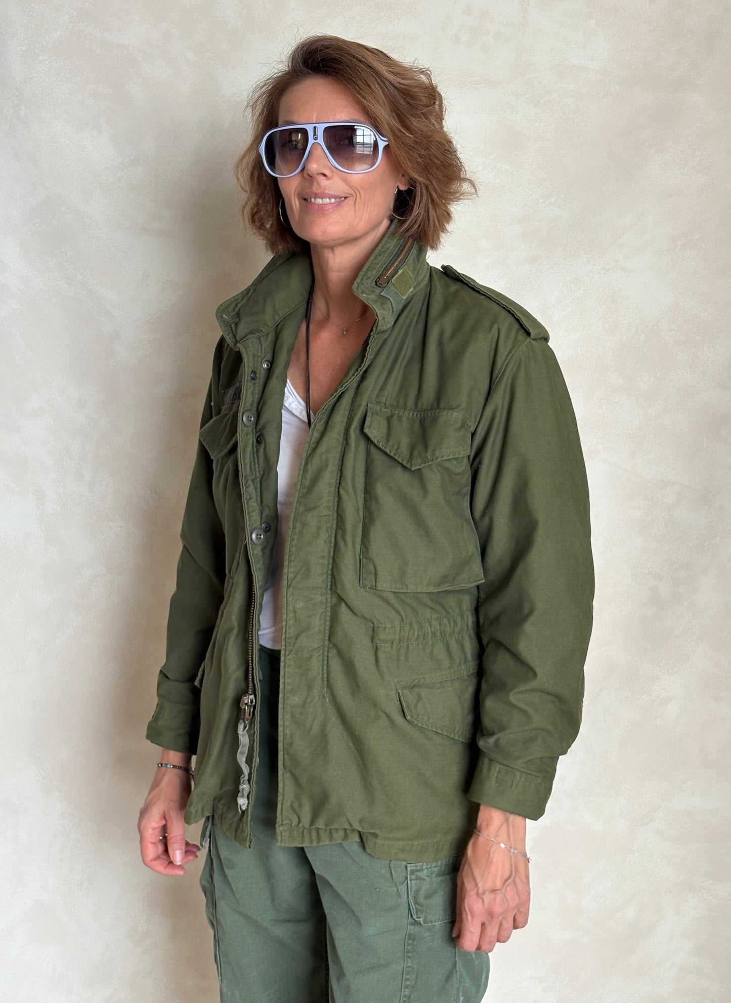 X Small Short. Authentic 1982 US Army M-65 field jacket Military