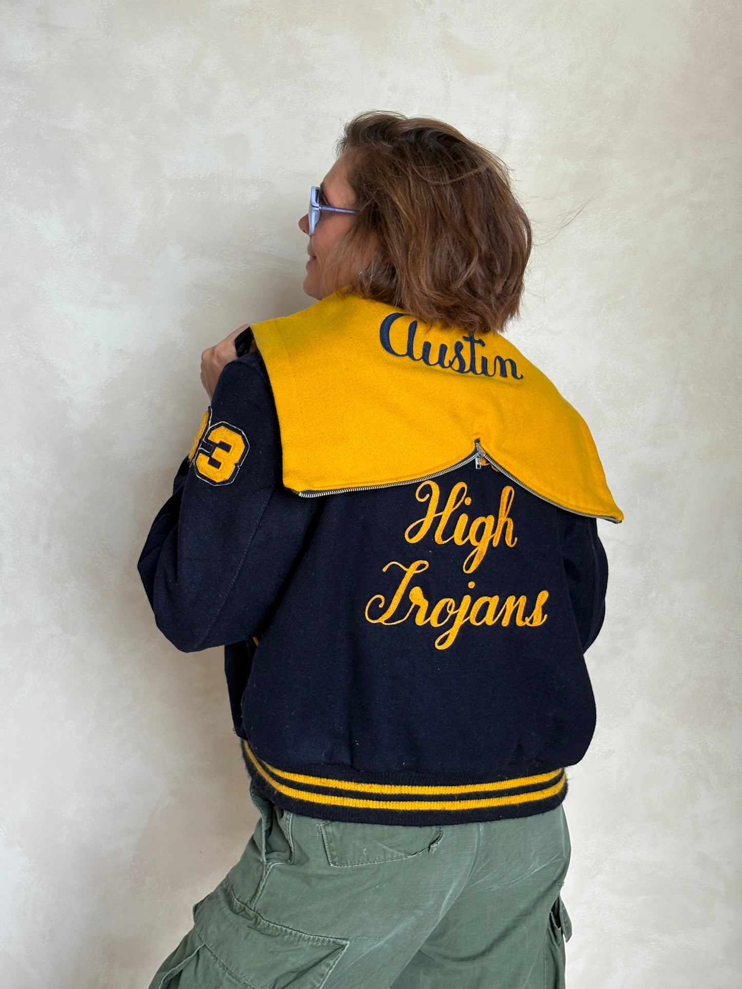 Large. Vintage 60s Varsity wool and leather jacket Made in USA