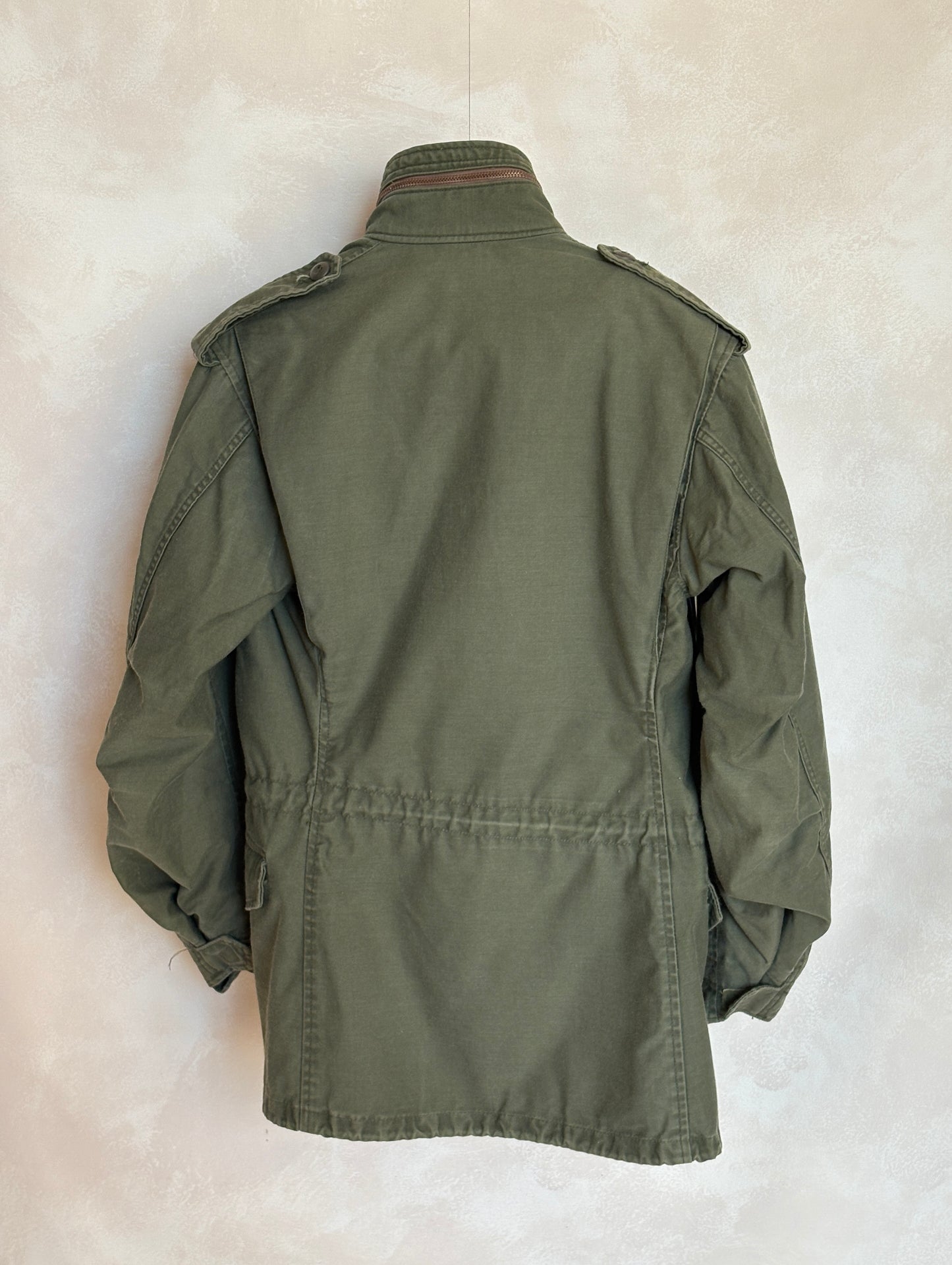 X Small Reg. Authentic 1980 US Army M-65 field jacket Military