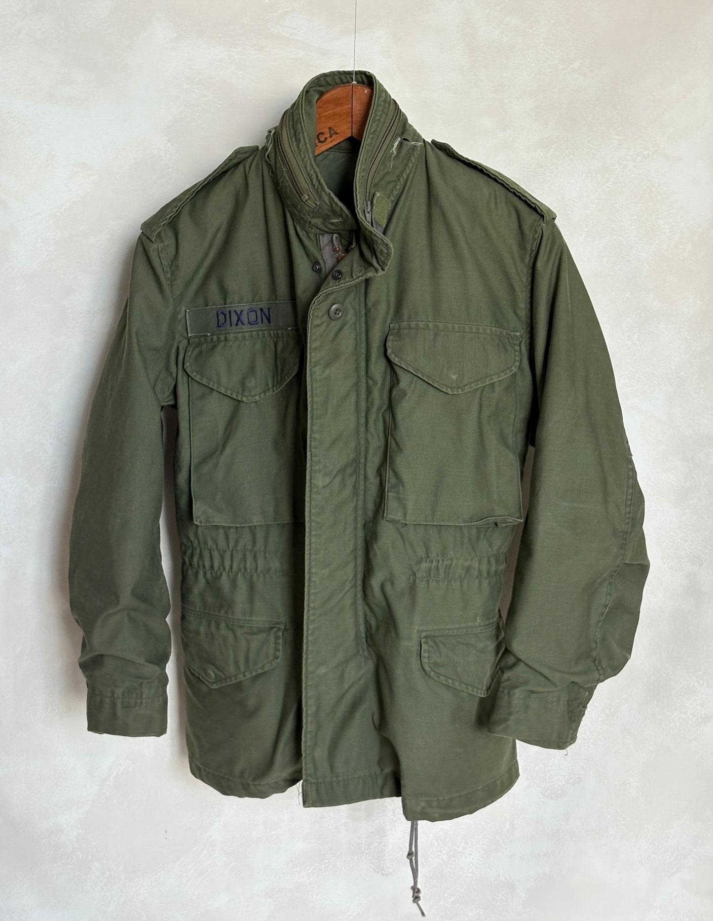X Small Short. Authentic 1982 US Army M-65 field jacket Military