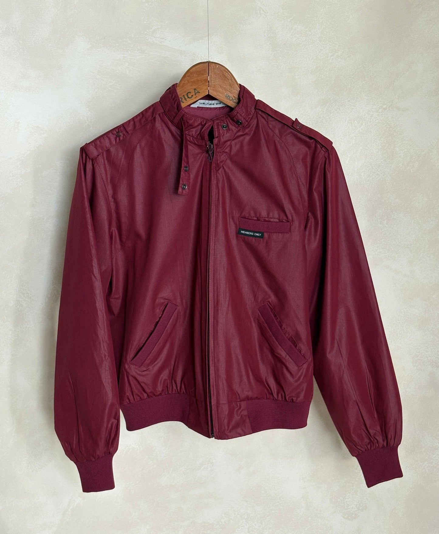 Size 9/10.  Women Vintage 80s Members Only Cotton Jacket