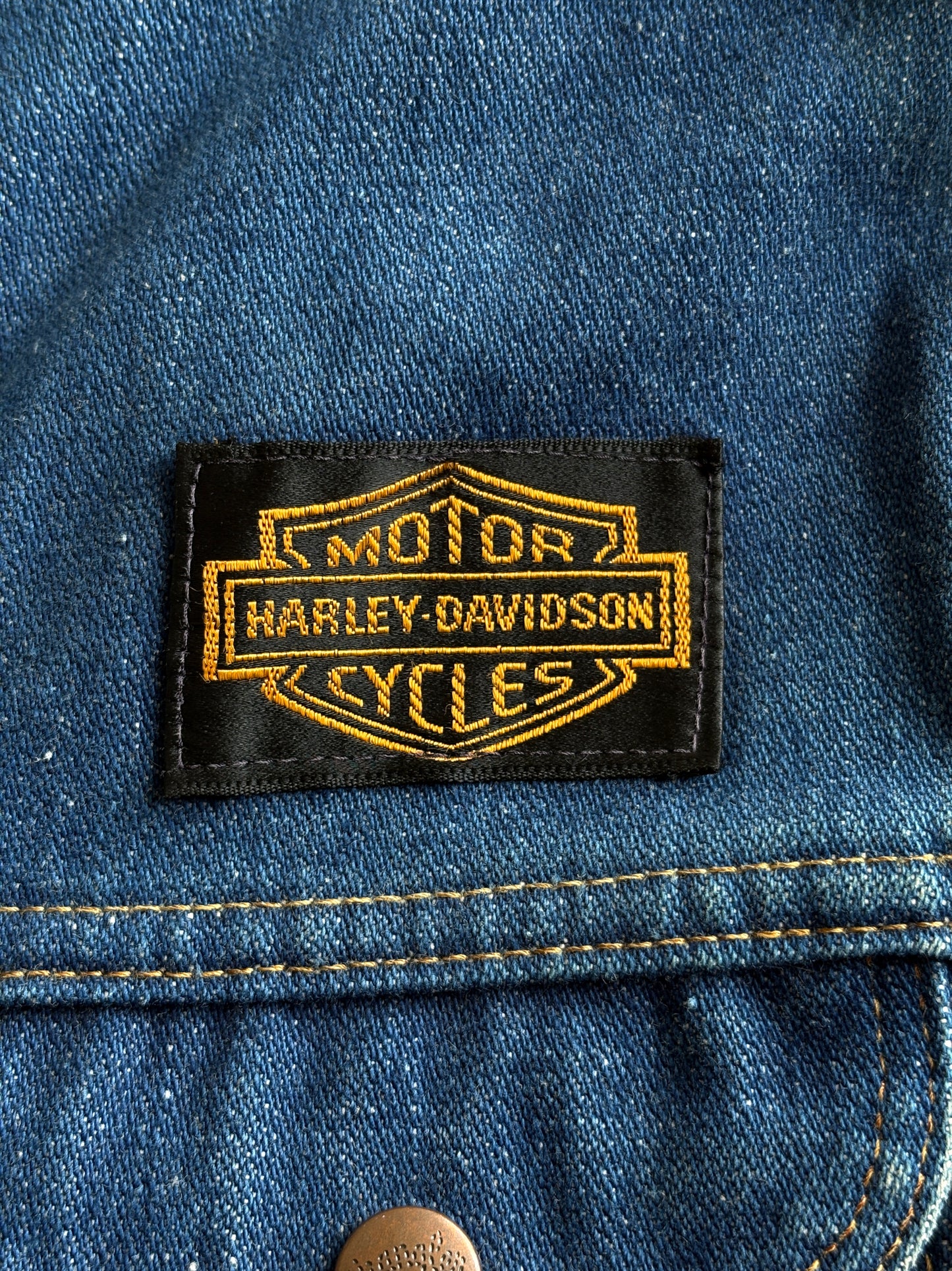 Size 36US / 46EU . Vintage 80s Wrangler Denim Jacket – 4 Pockets – Made in USA -Harley patch-