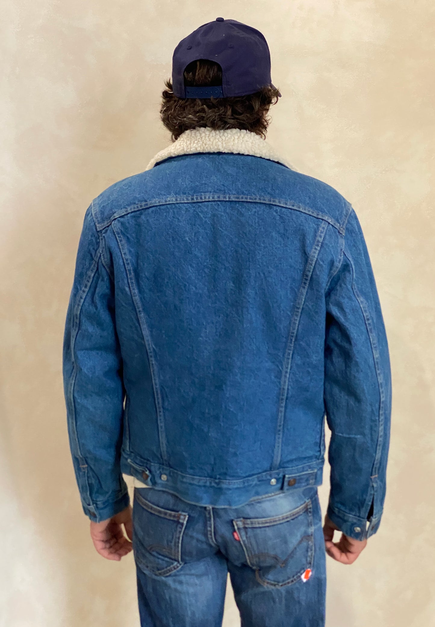 Size 40US/50EU. 2 pockets Vintage Levis sherpa fleece Jacket Made in USA.