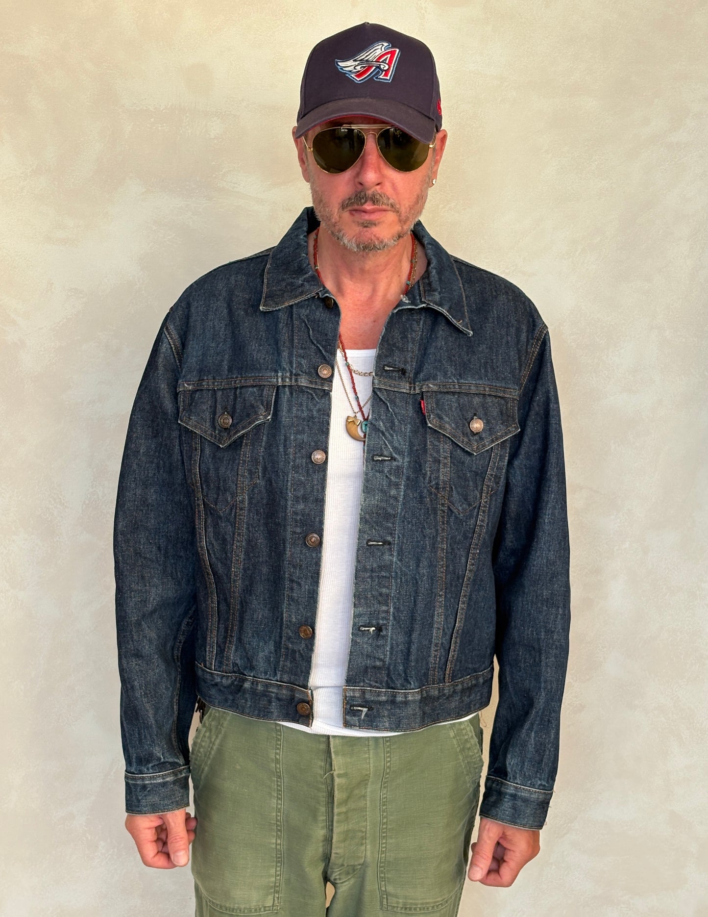 Size 46US / 56EU. Vintage Early 70s 2 pocket Levi’s Denim Jacket 70505 – Single Stitch, Made in USA